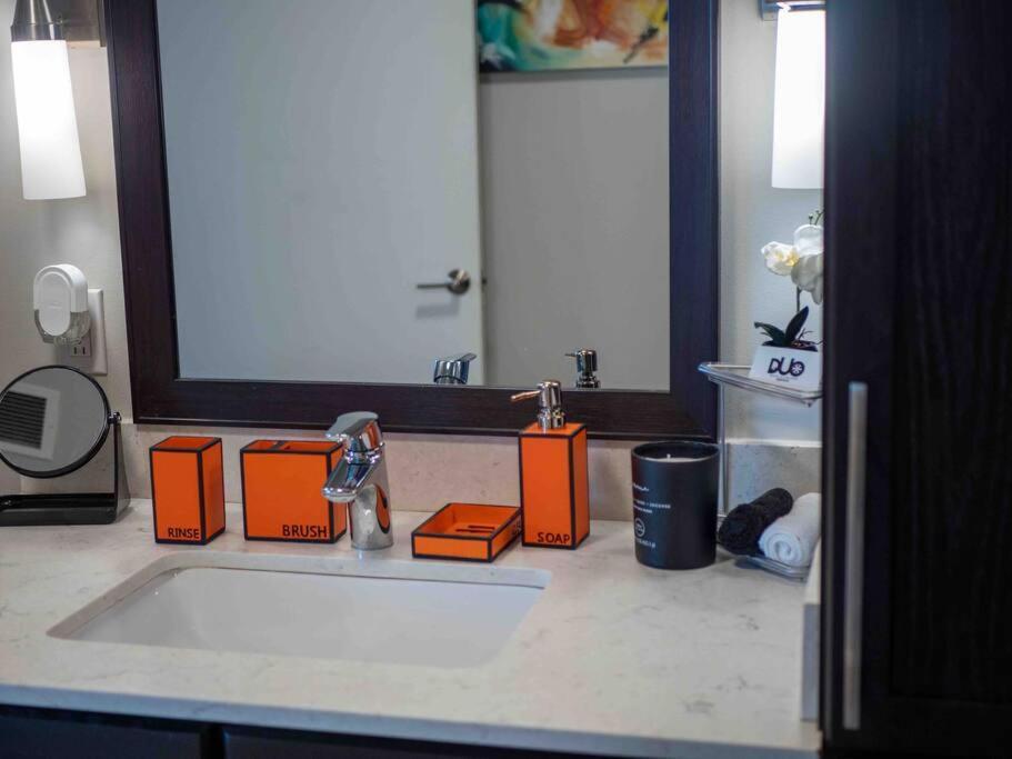 Apartment Downtown Art Penthouse Piano & Free Parking Dallas