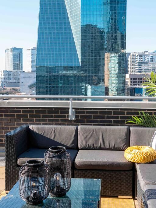 Downtown Art Penthouse Piano & Free Parking Dallas