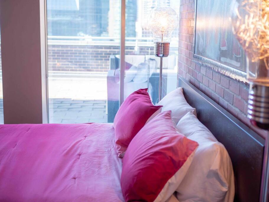 Apartment Downtown Art Penthouse Piano & Free Parking Dallas