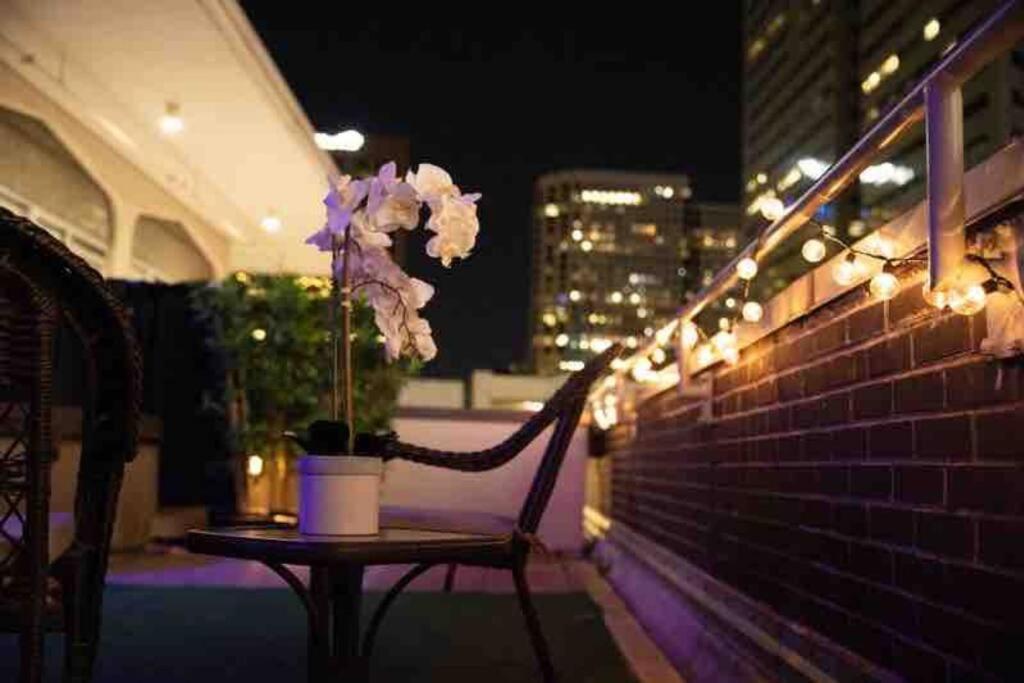 Luxury Penthouse W/ Stunning View & King Bed Apartment