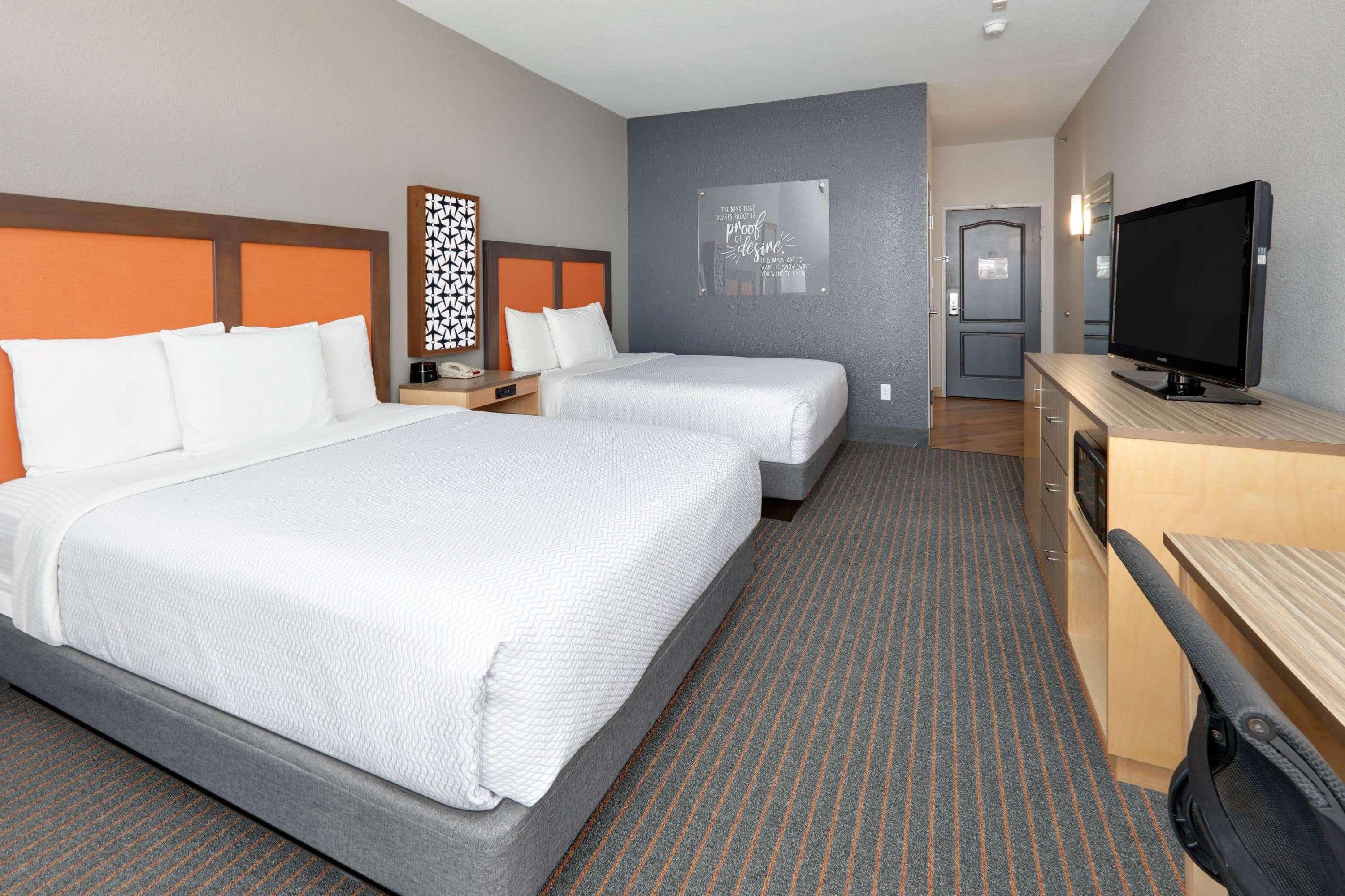 La Quinta By Wyndham Field Hotel