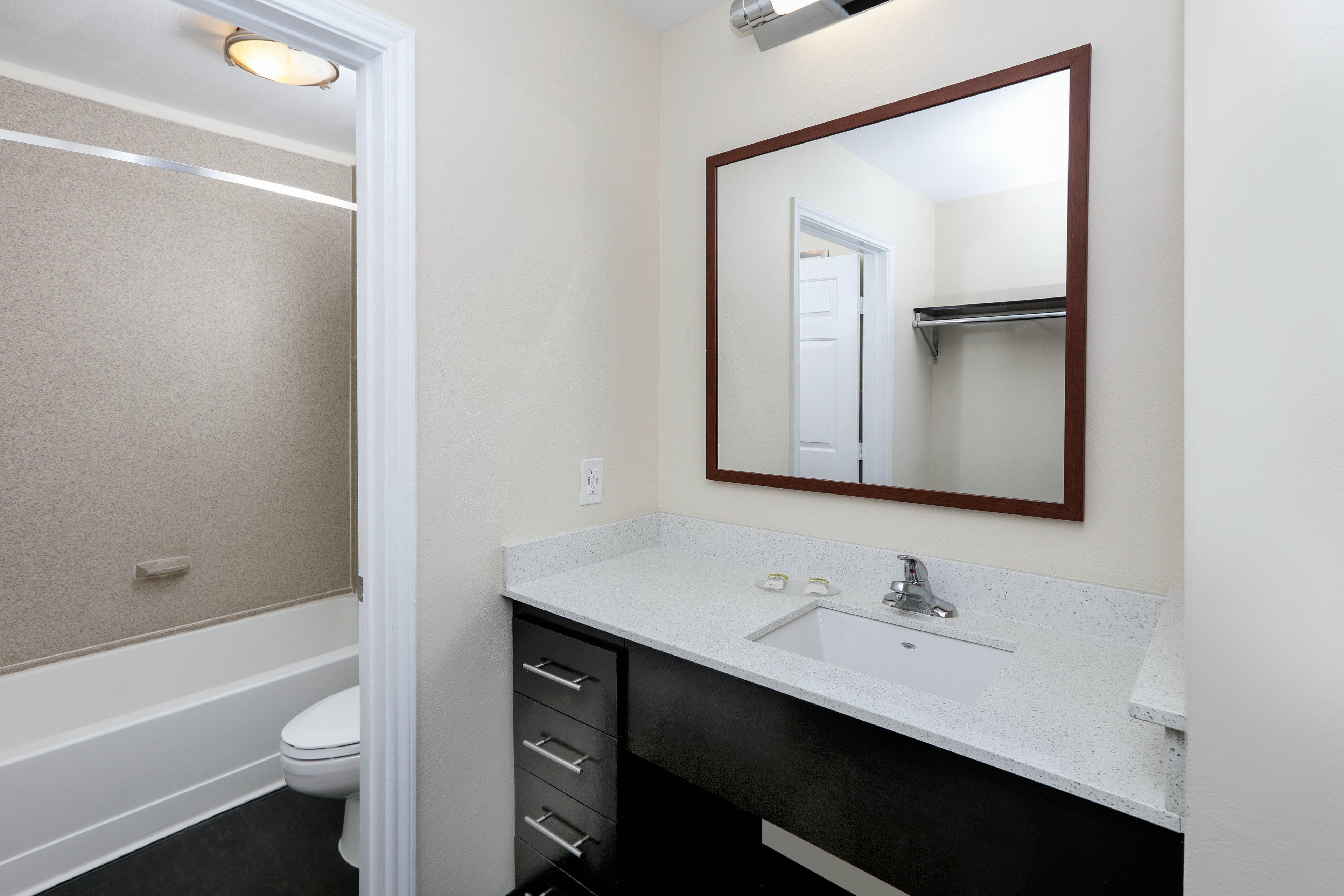 Candlewood Market Center-love Field By Ihg Hotel Dallas