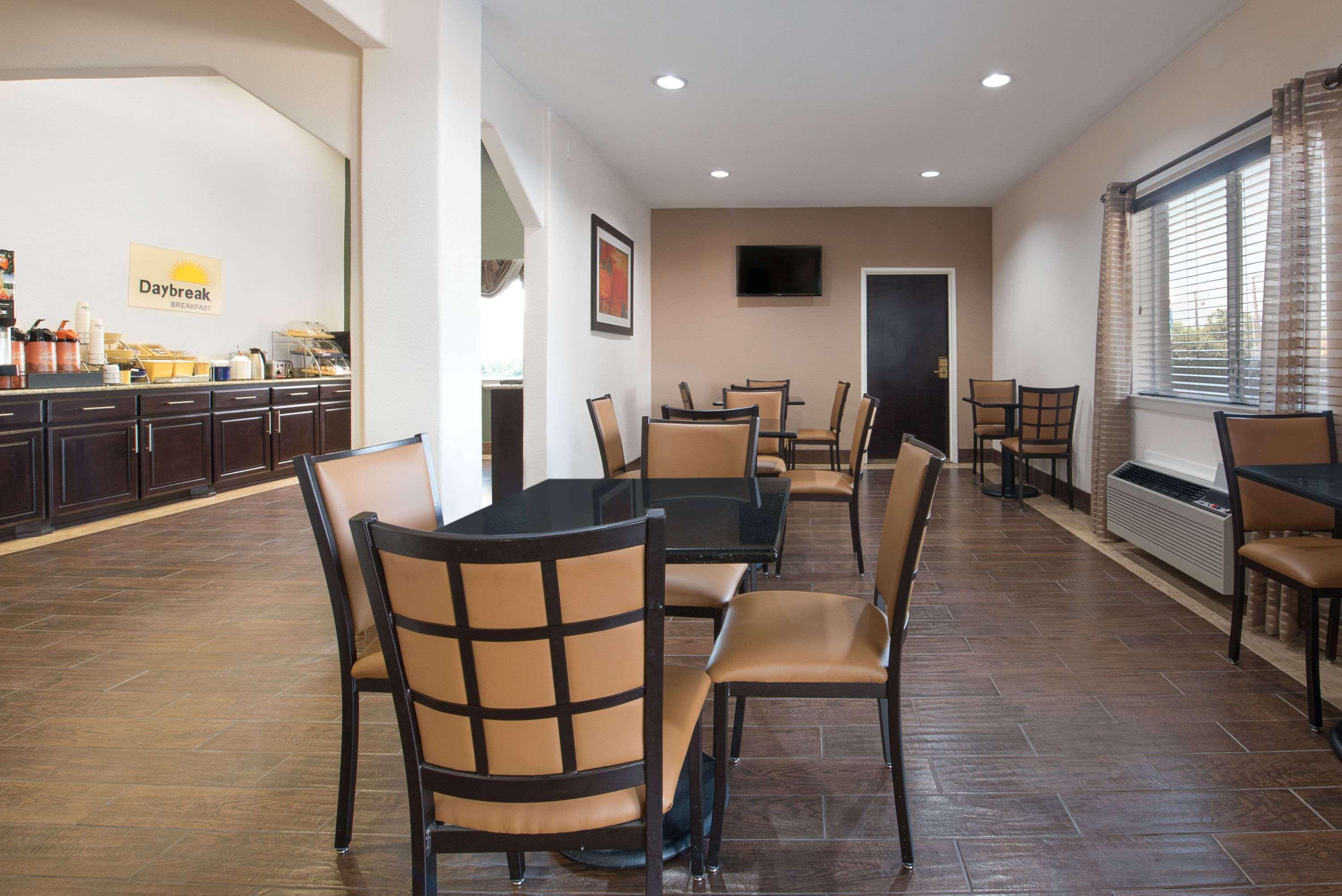 Hotel Days & By Wyndham 2*