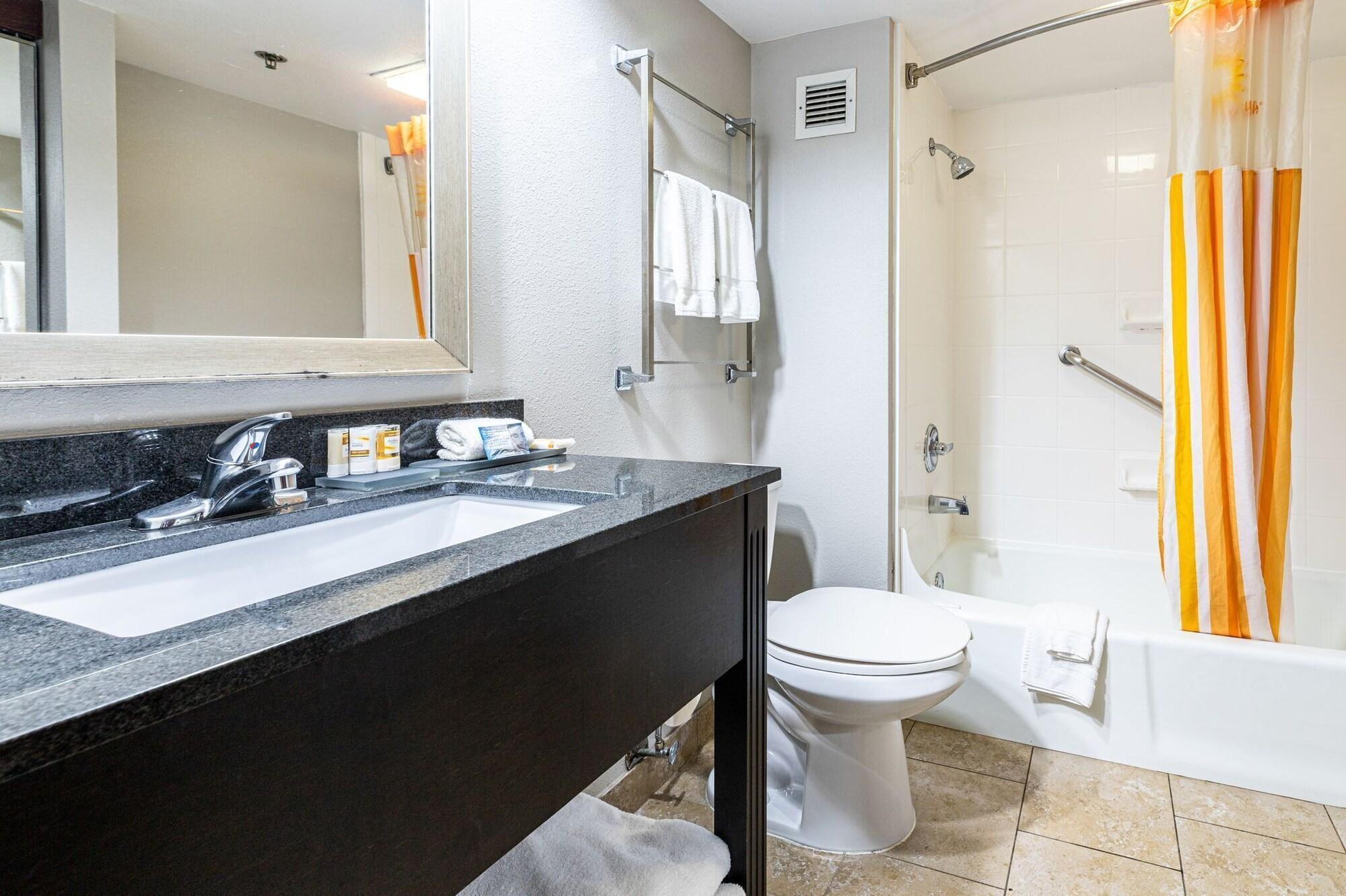 Hotel La Quinta By Wyndham I-35 Walnut Hill Ln Dallas