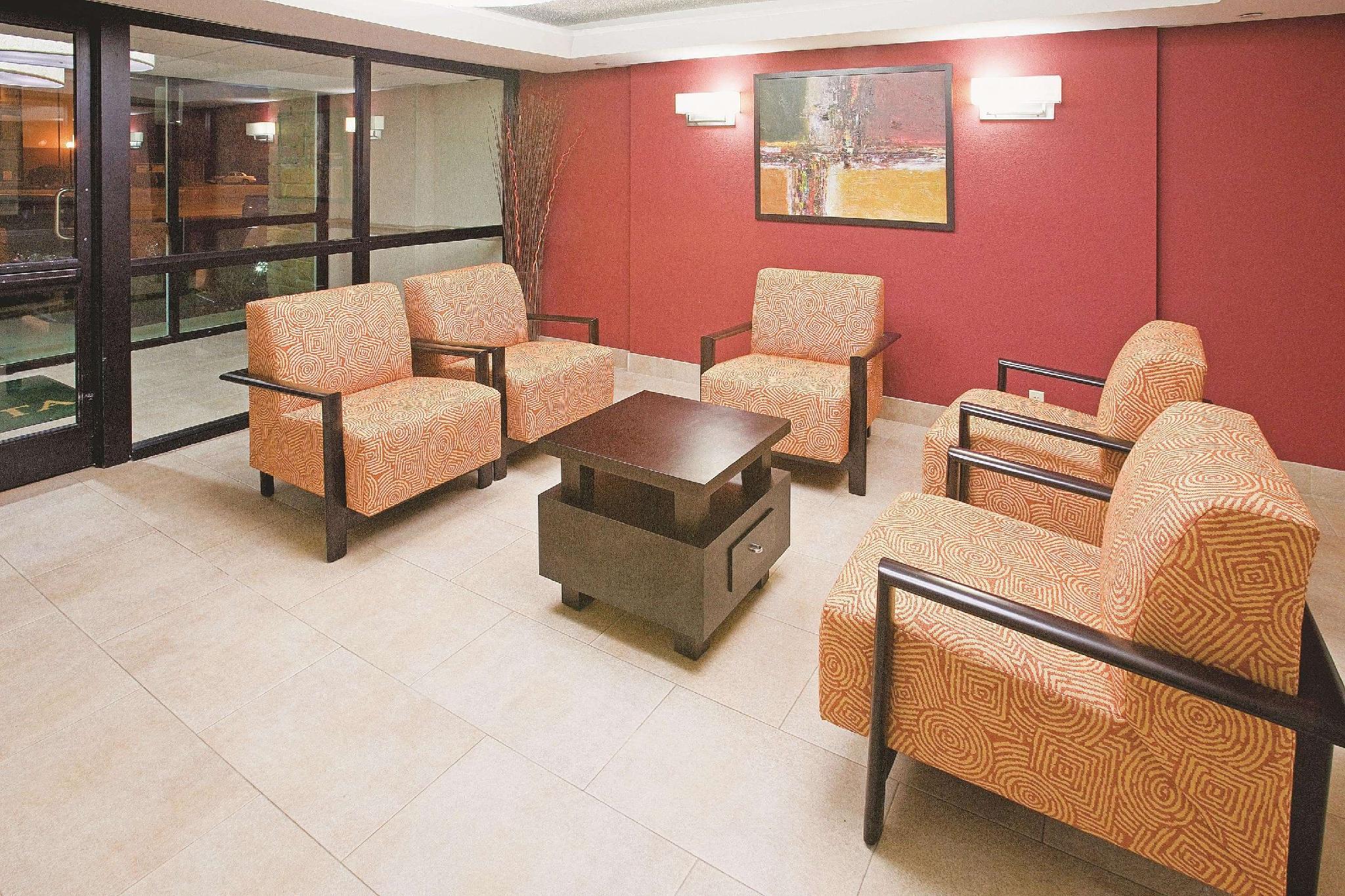 La Quinta By Wyndham I-35 Walnut Hill Ln