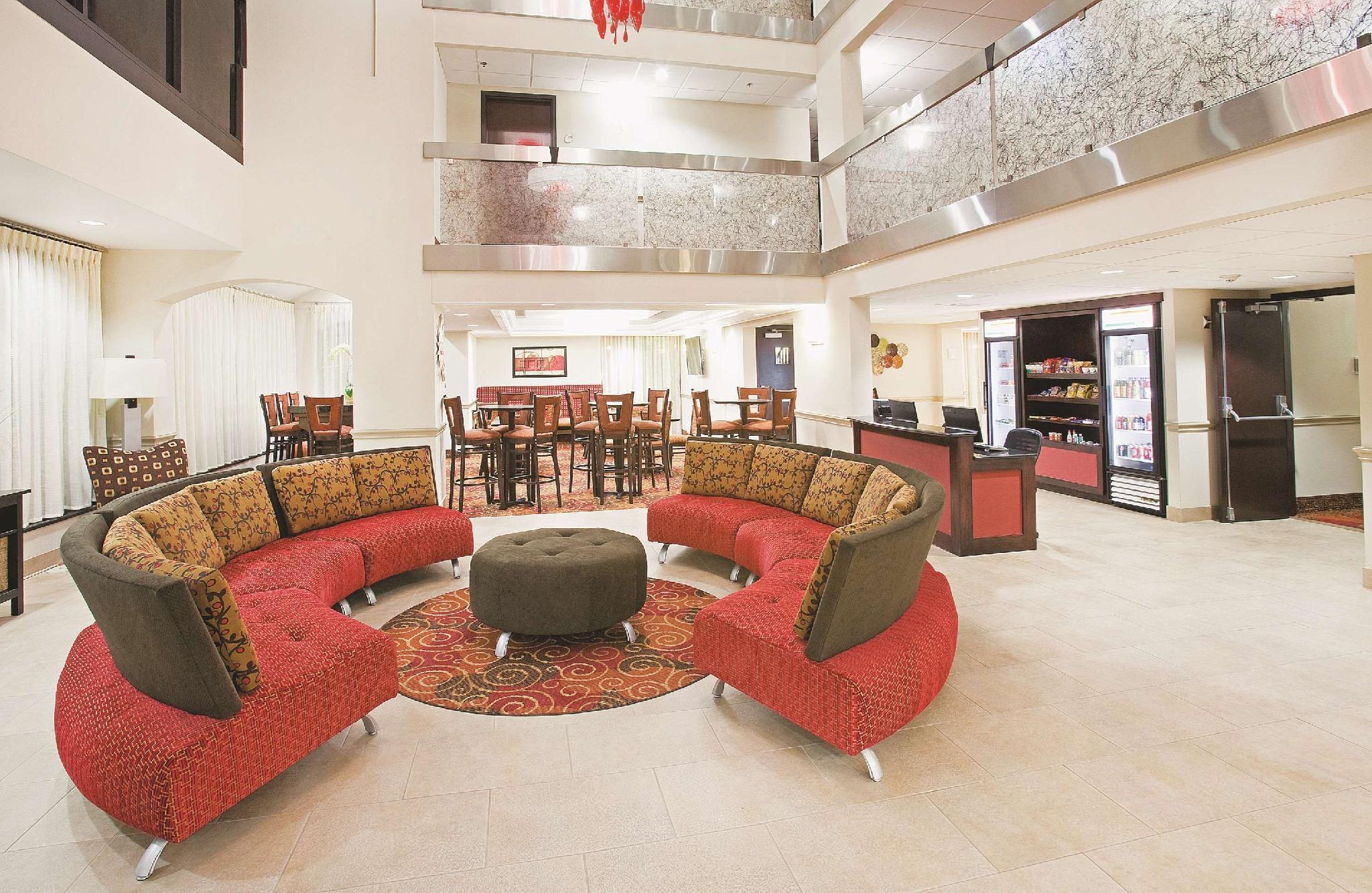 Hotel La Quinta By Wyndham I-35 Walnut Hill Ln