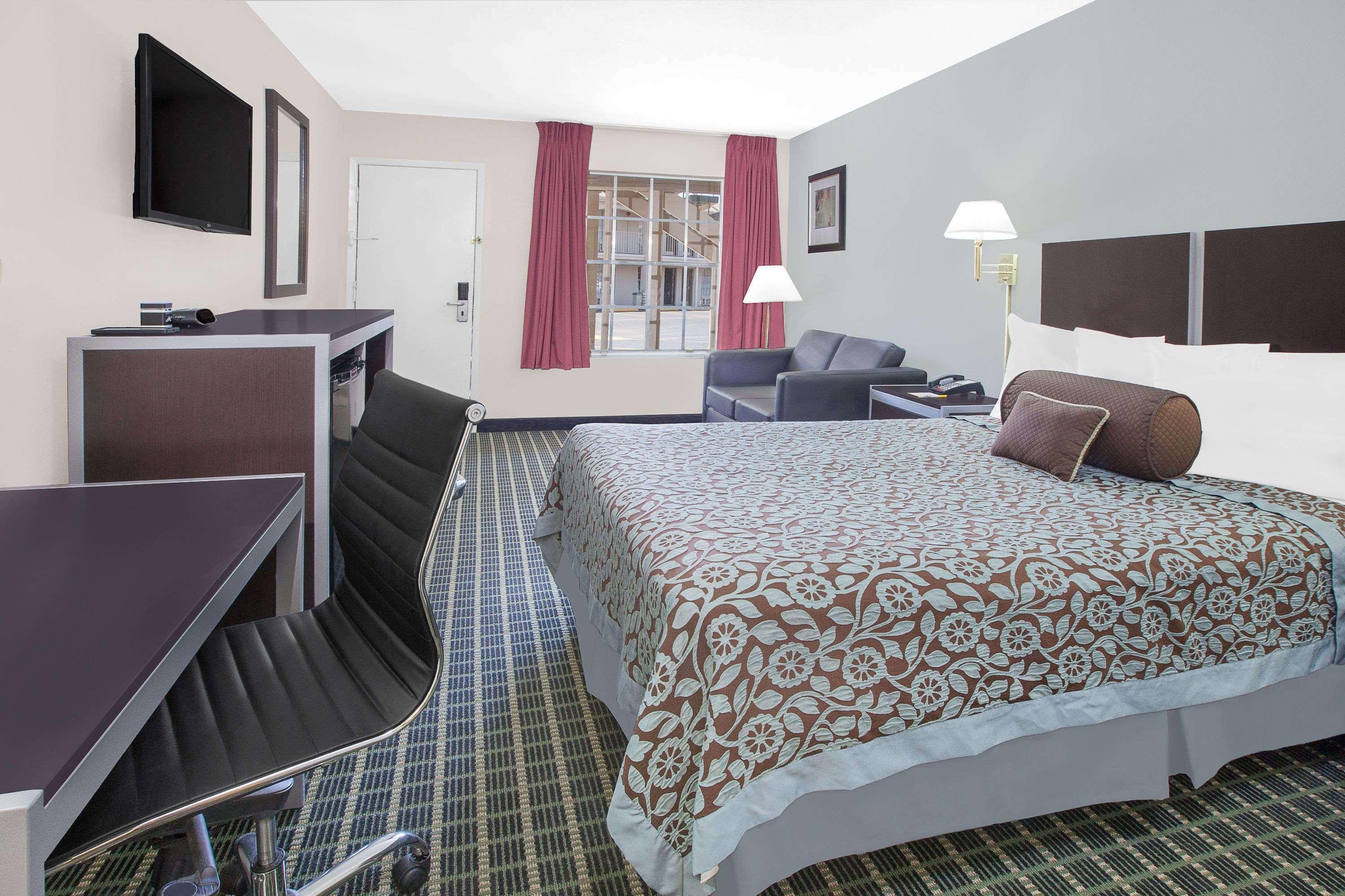 Motel Days By Wyndham Market Center Field 2*