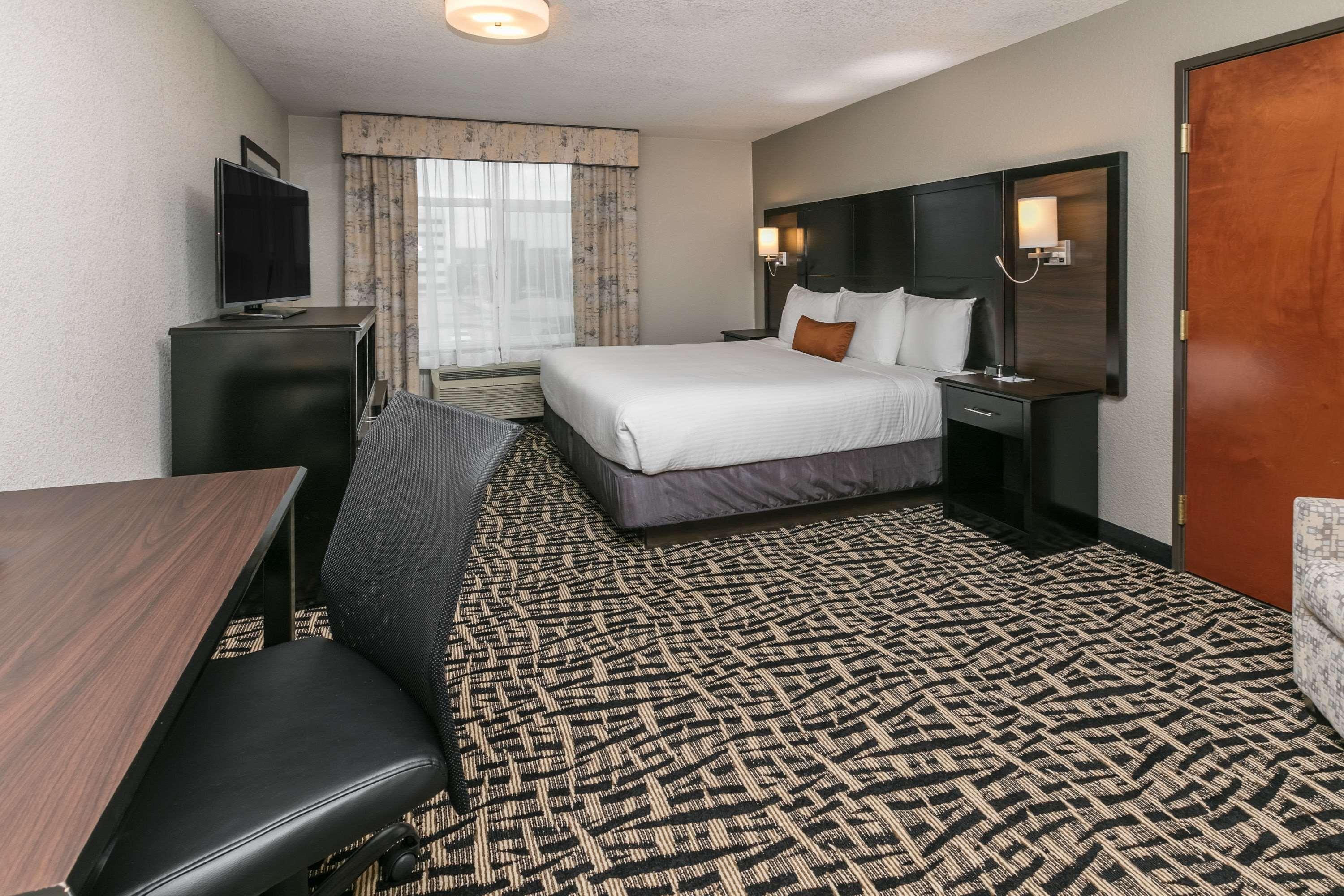 Wingate By Wyndham Field Dallas