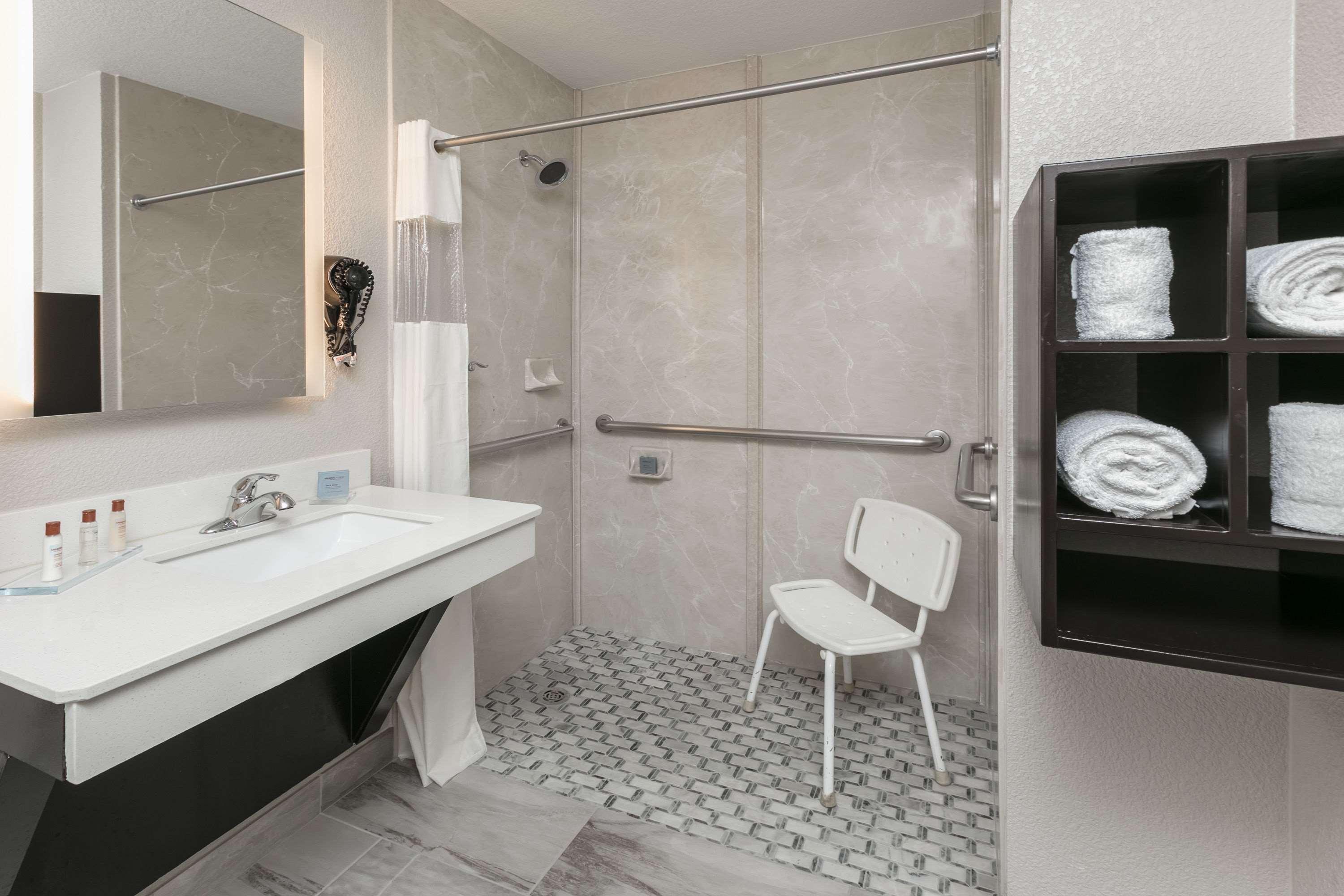 Hotel Wingate By Wyndham Field Dallas