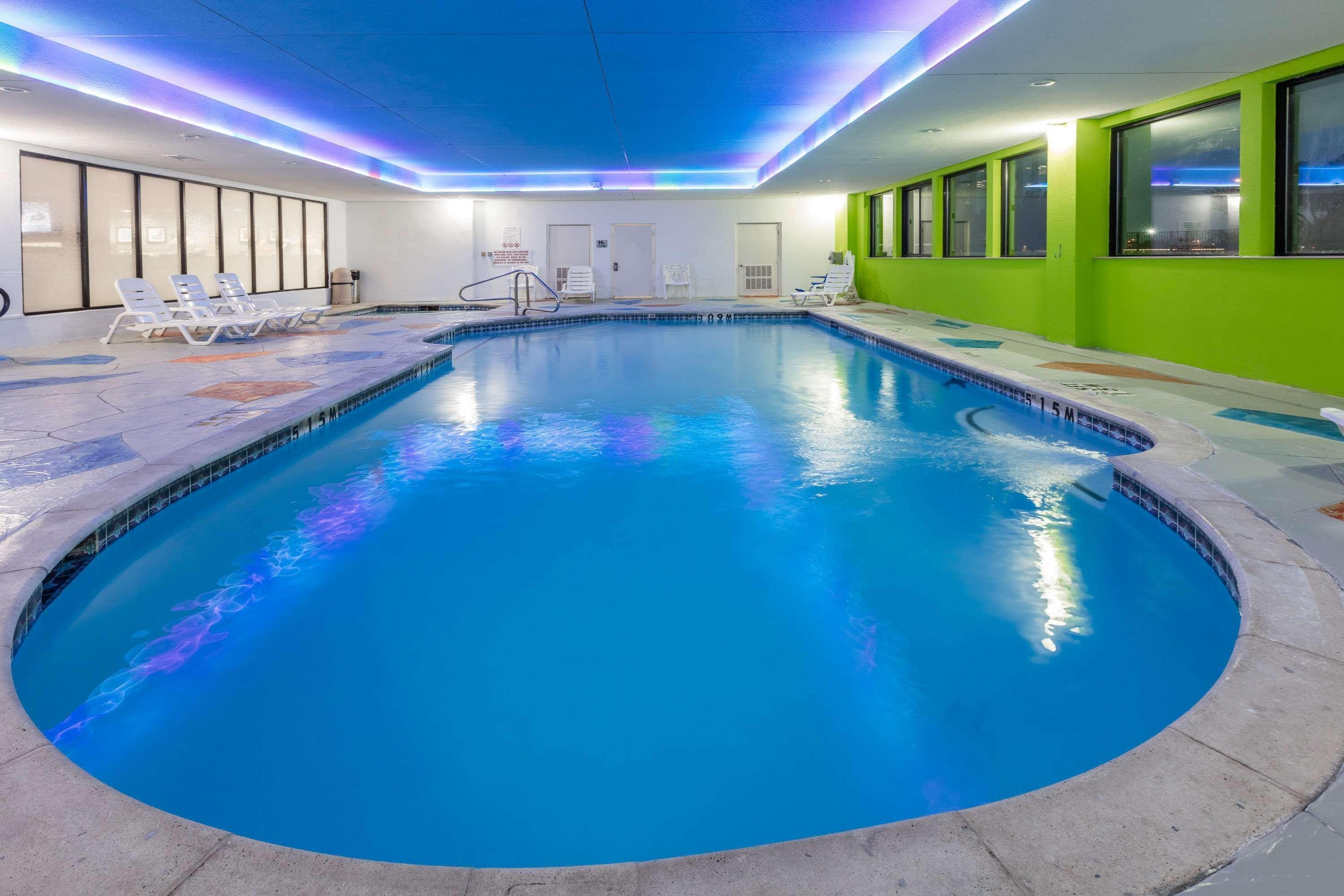 Wingate By Wyndham Field Hotel 3*
