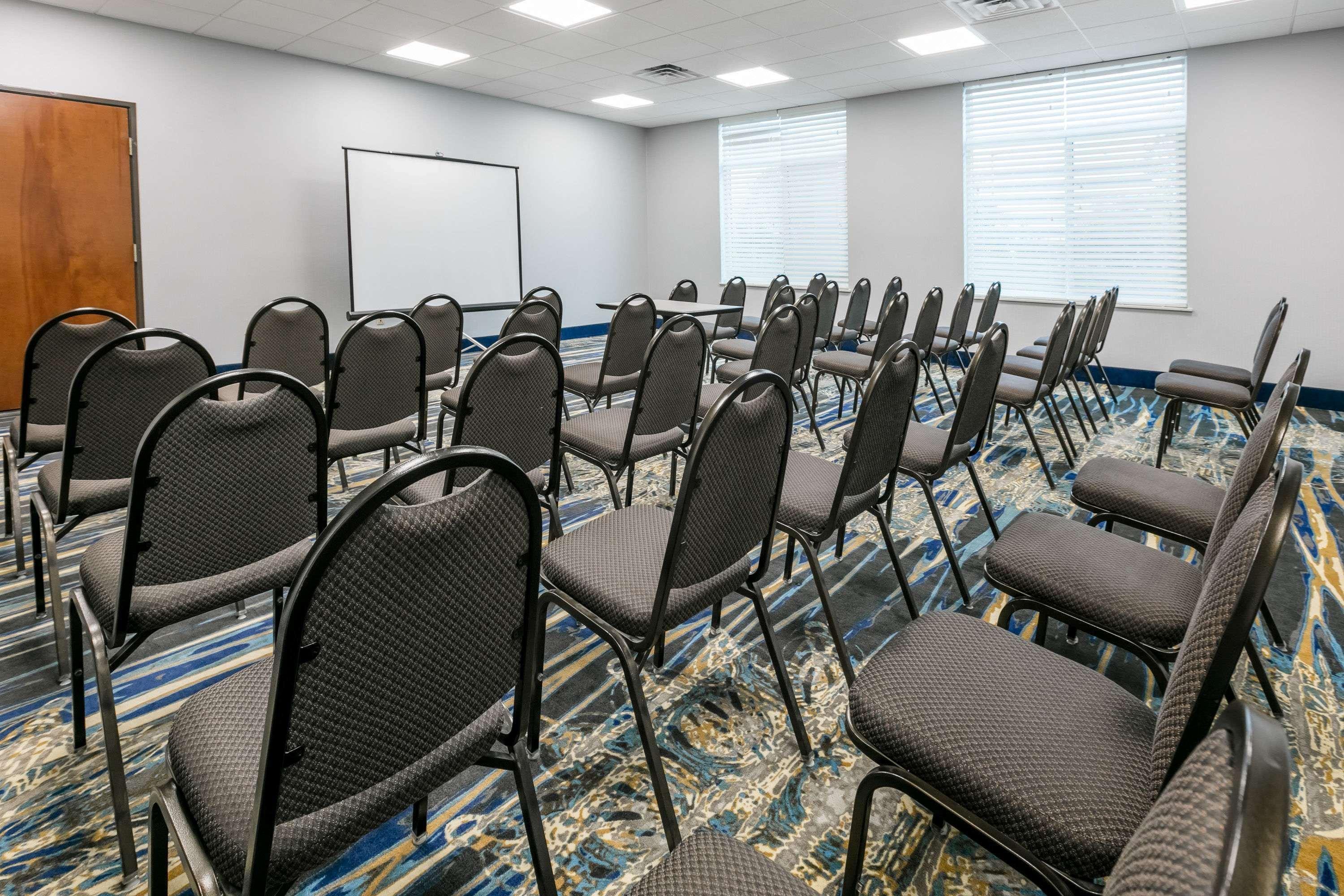 Hotel Wingate By Wyndham Field