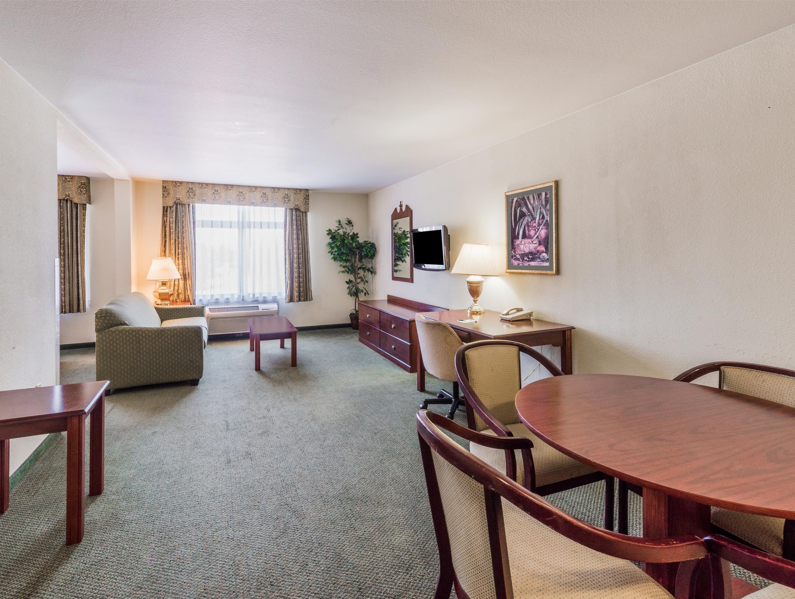 Hotel Wingate By Wyndham Field 3*