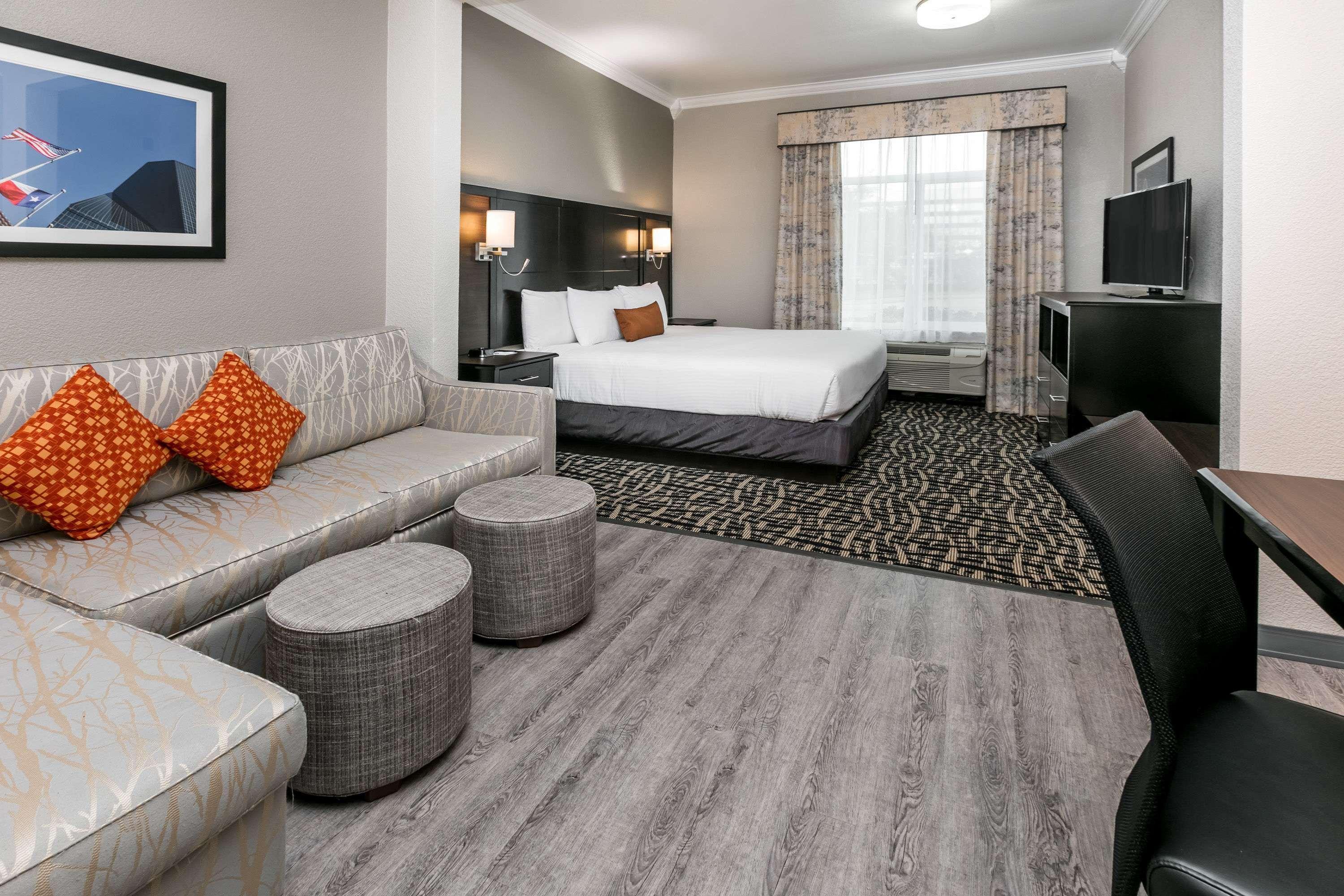Wingate By Wyndham Field Dallas