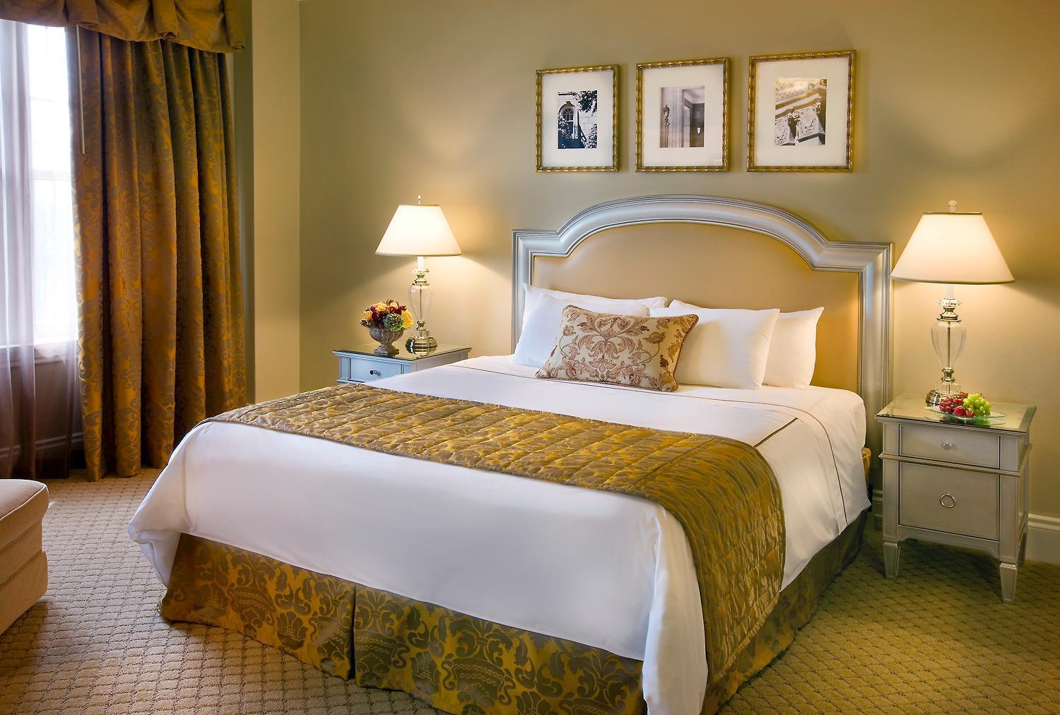 Warwick Melrose Hotel 4*
