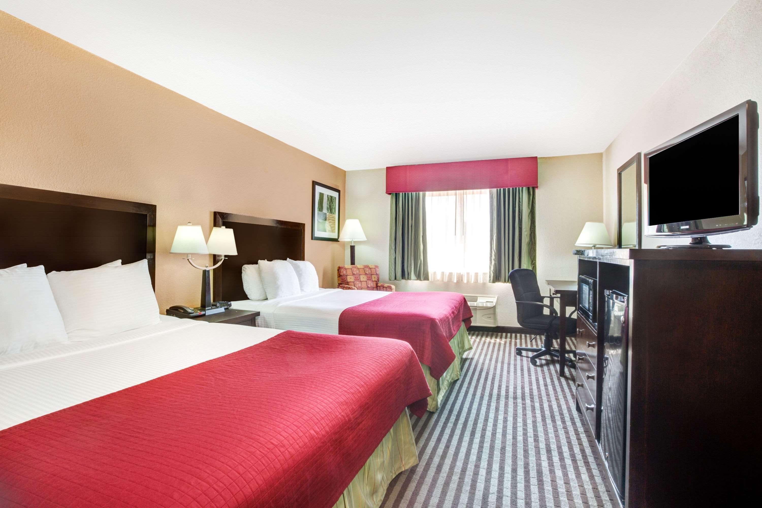 Baymont By Wyndham Dallas/ Field 3* Dallas