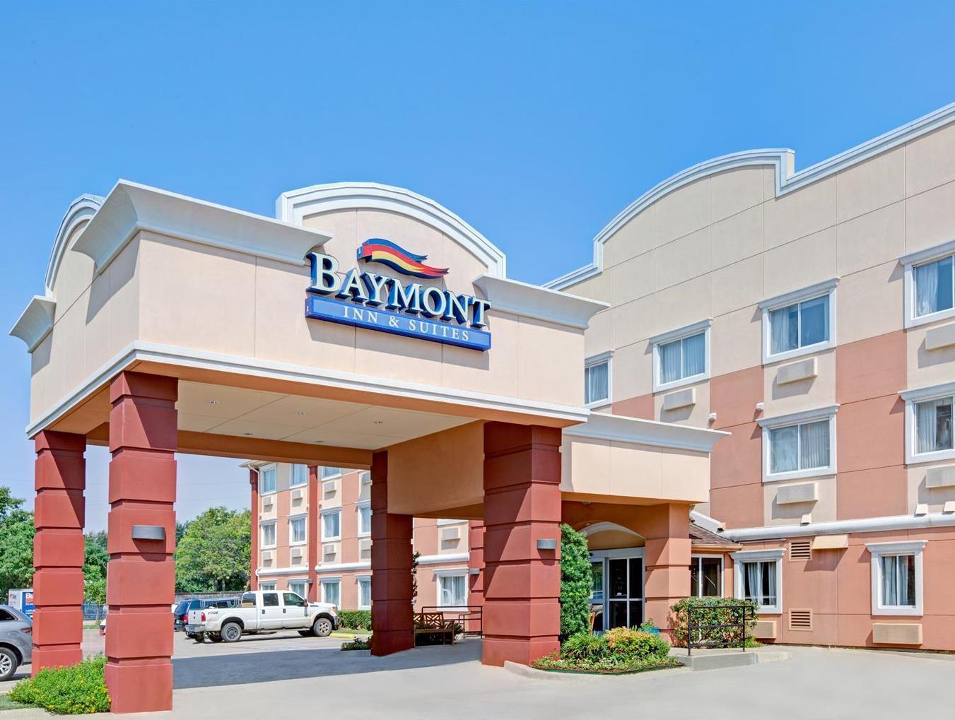 Baymont By Wyndham Dallas/ Field
