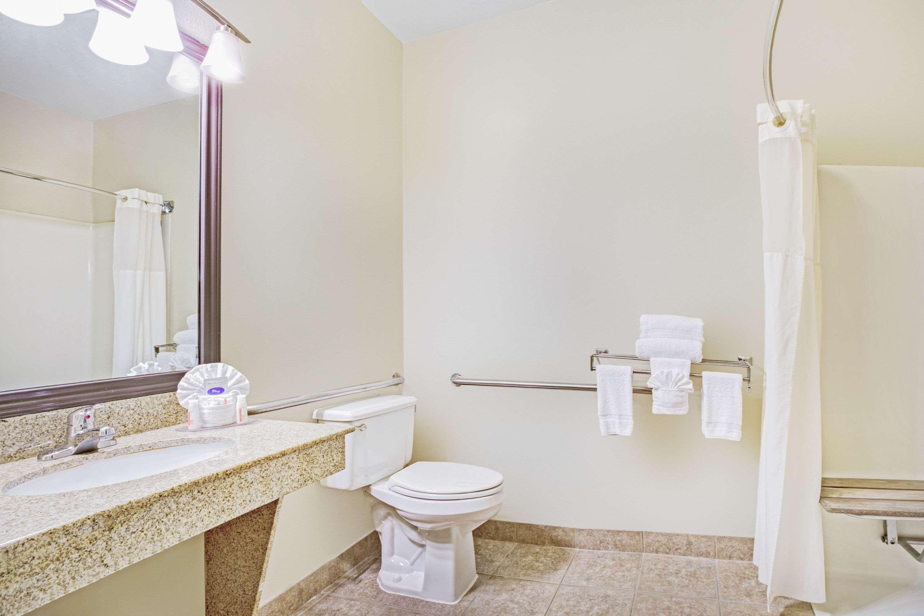 Baymont By Wyndham Dallas/ Field Hotel 3*