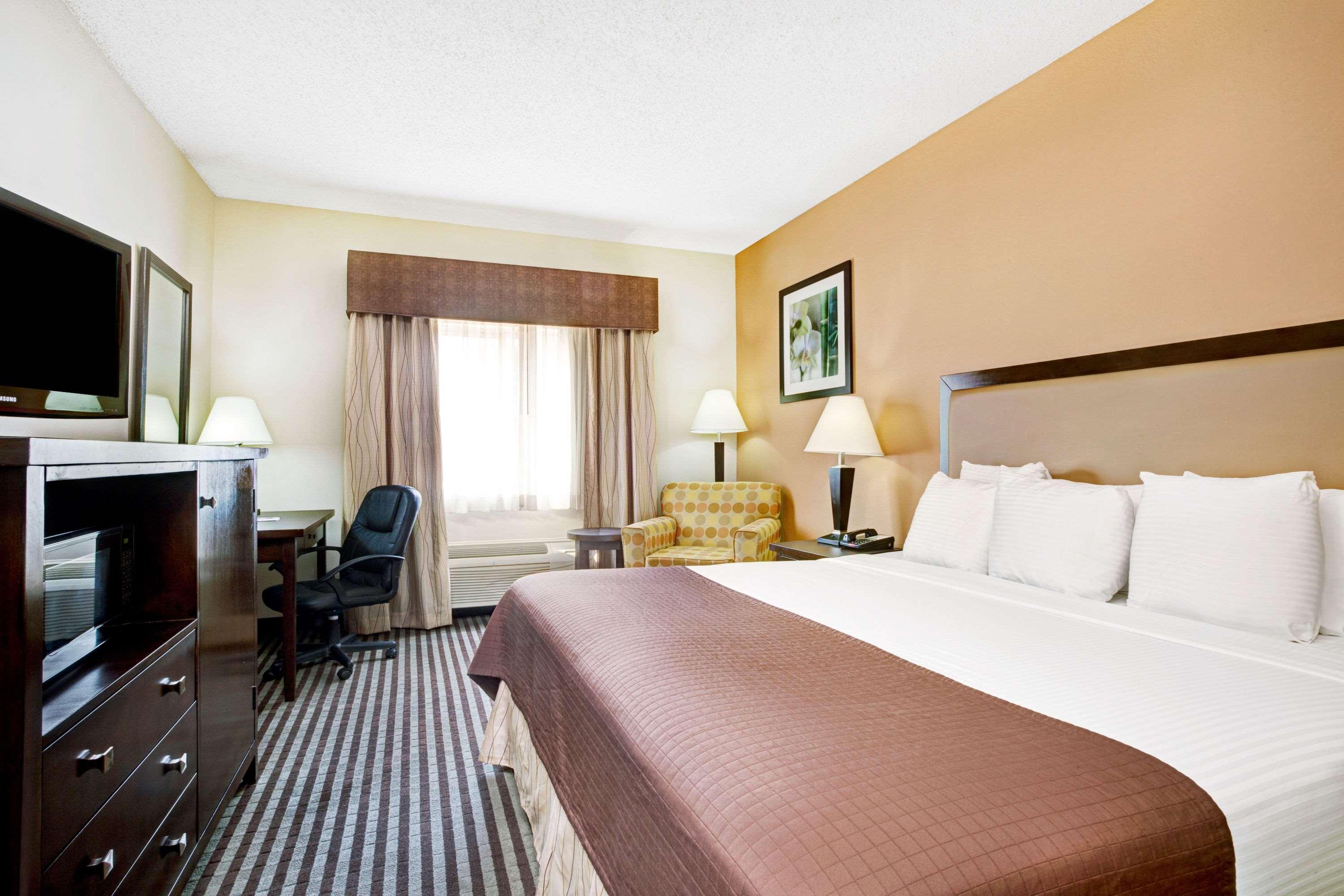 Baymont By Wyndham Dallas/ Field Hotel 3*