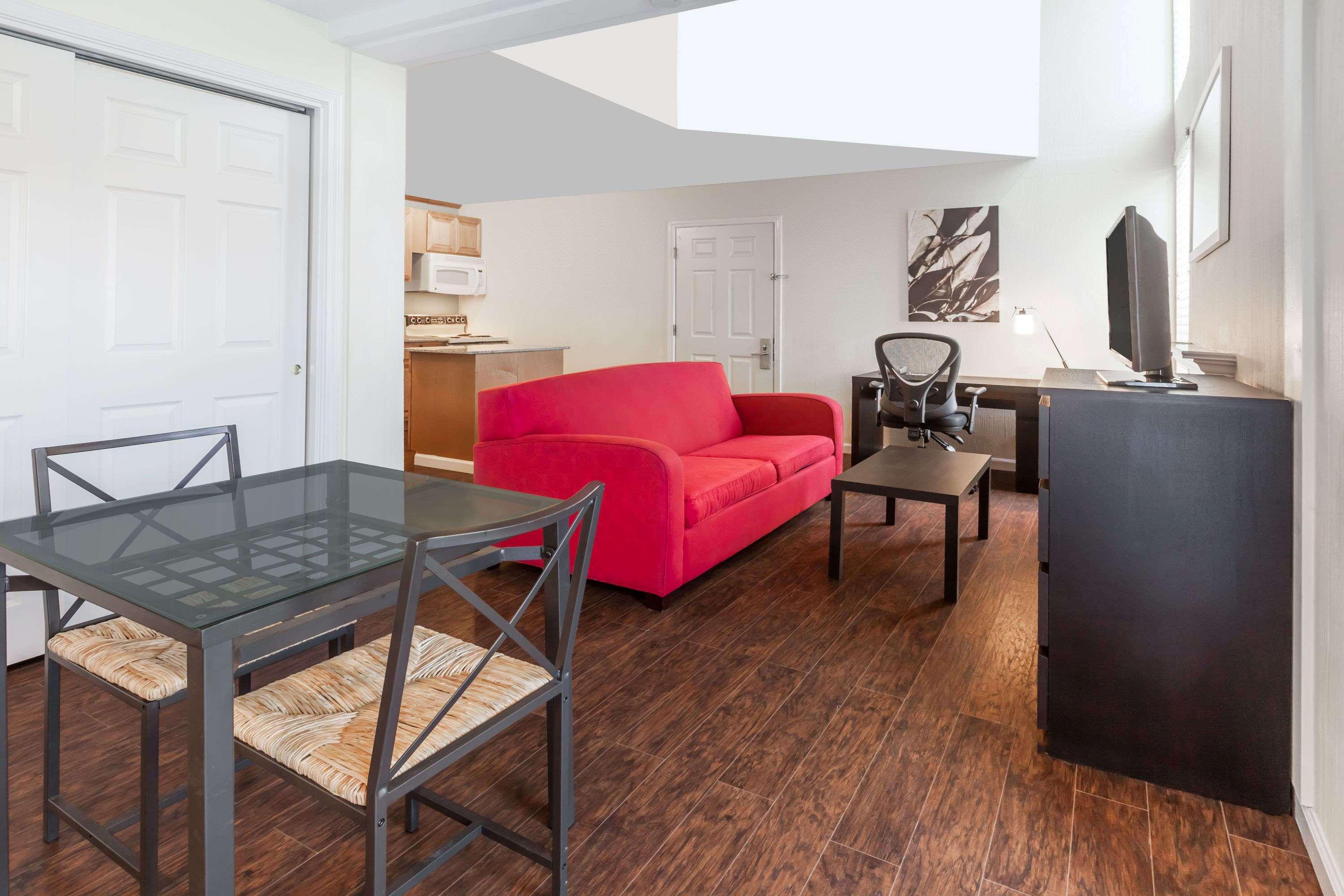 Hotel Hawthorn Field 3*