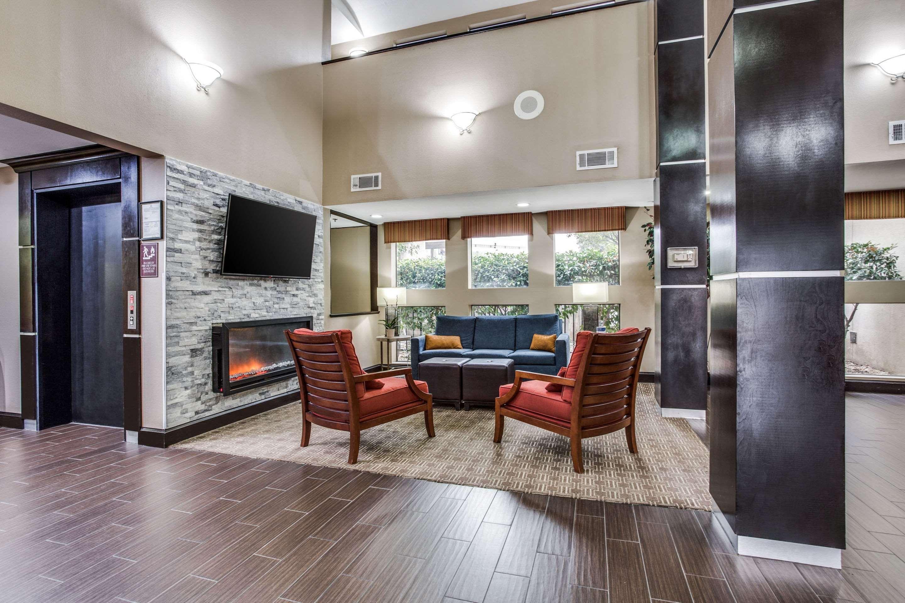 Hotel Comfort & Field-dallas Market Center Dallas