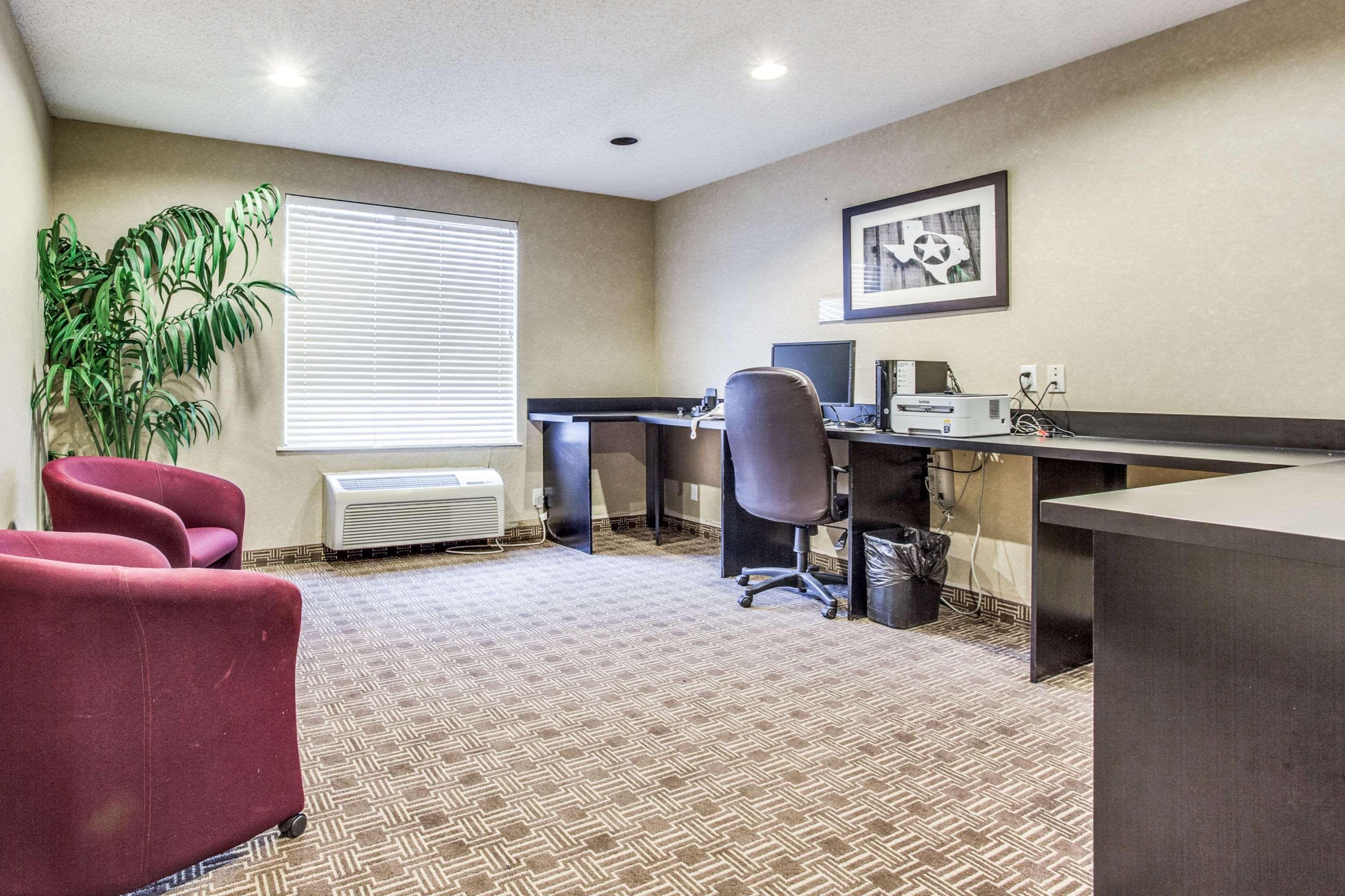 Comfort & Field-dallas Market Center 3* Dallas