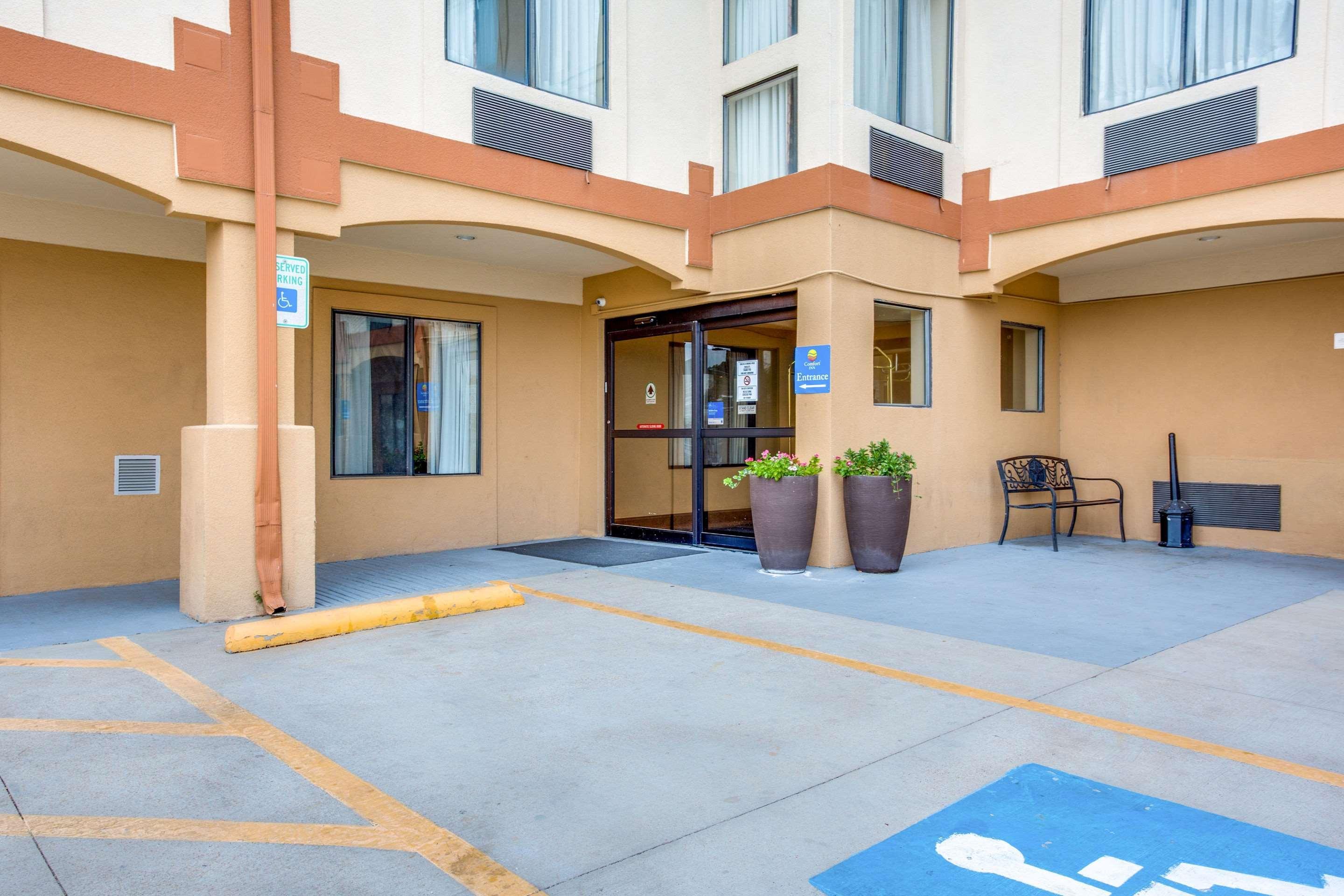 Hotel Comfort & Field-dallas Market Center 3*