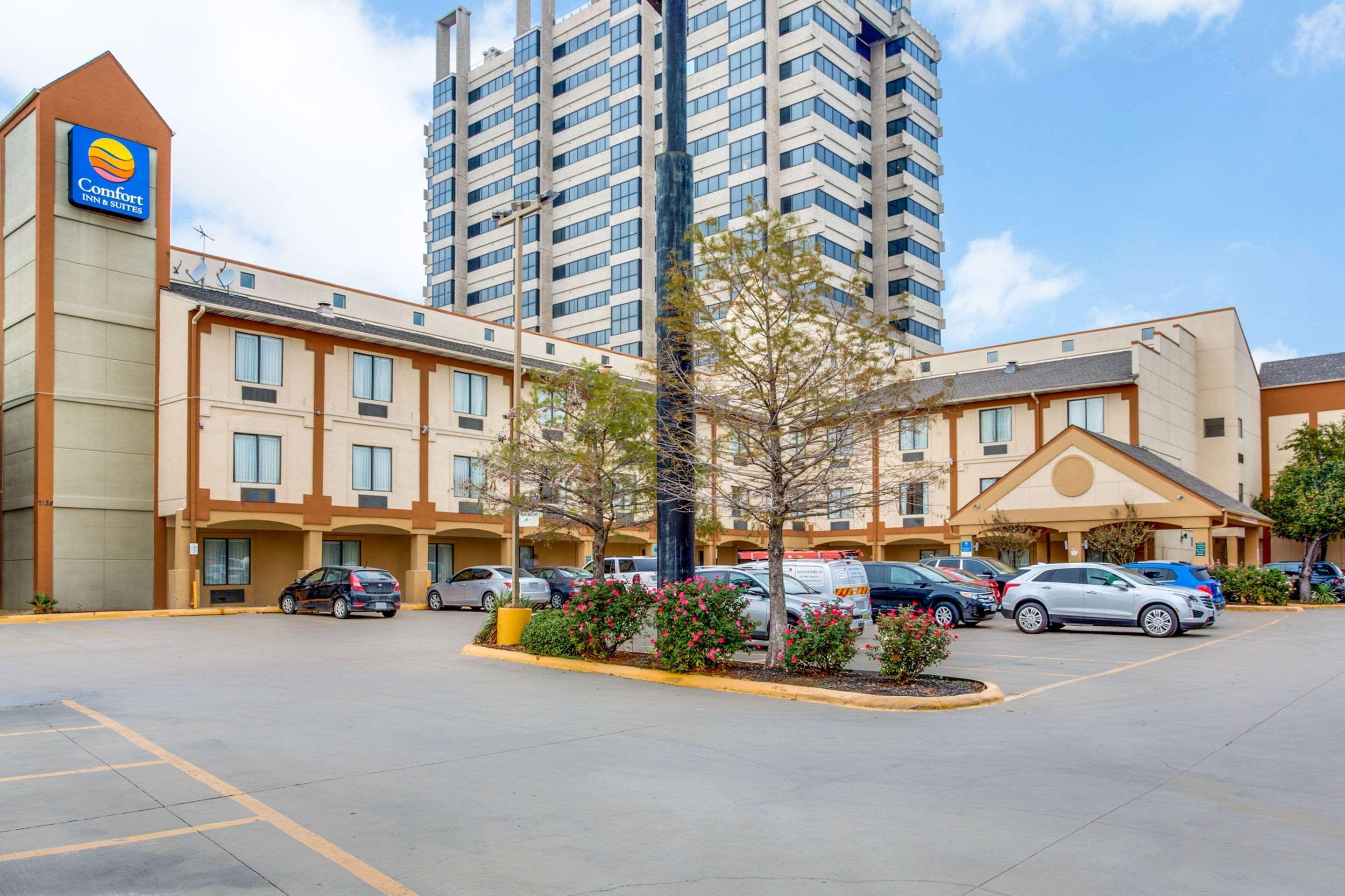 Comfort & Field-dallas Market Center 3*