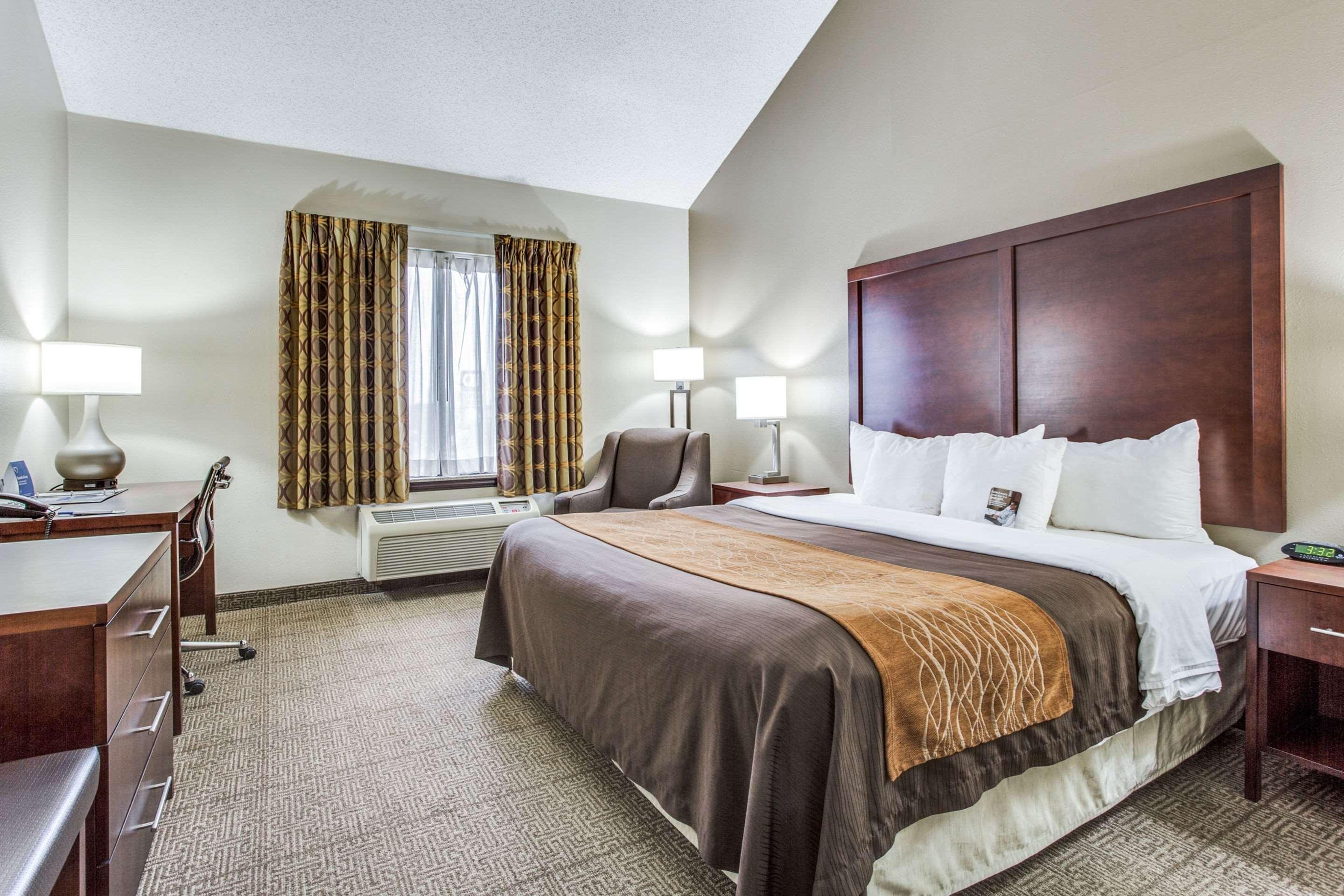 Hotel Comfort & Field-dallas Market Center