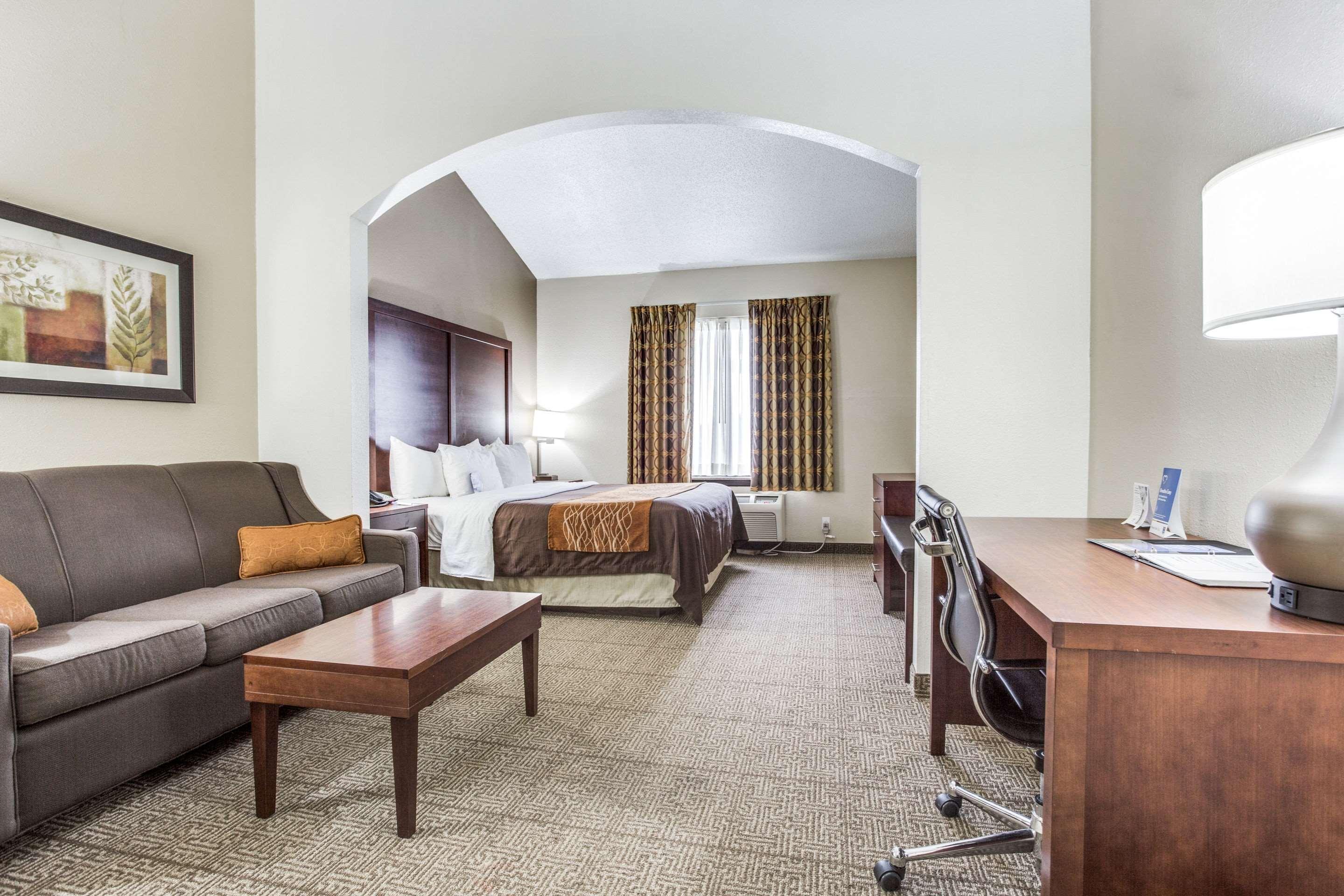 Comfort & Field-dallas Market Center Hotel Dallas