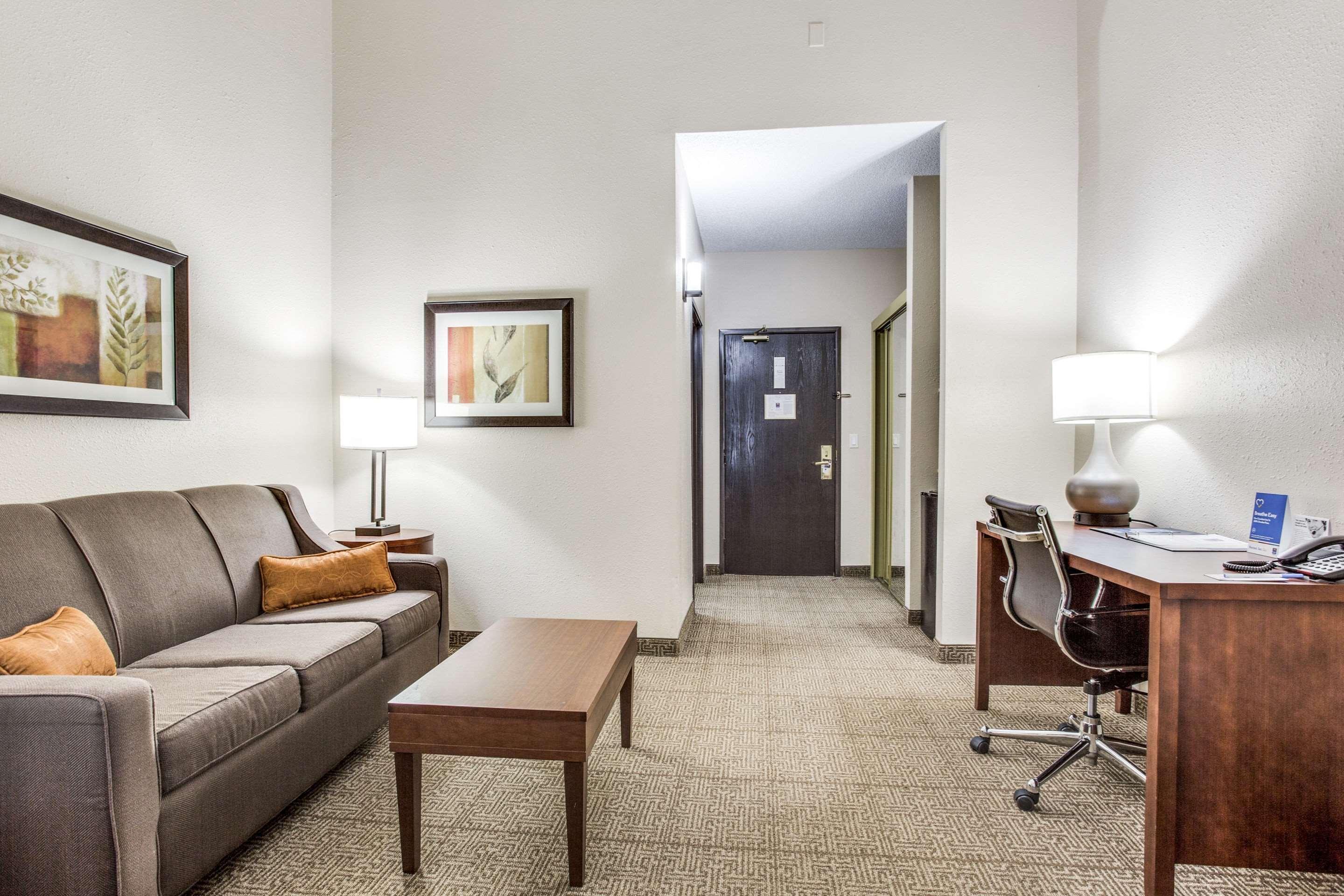 Hotel Comfort & Field-dallas Market Center 3*