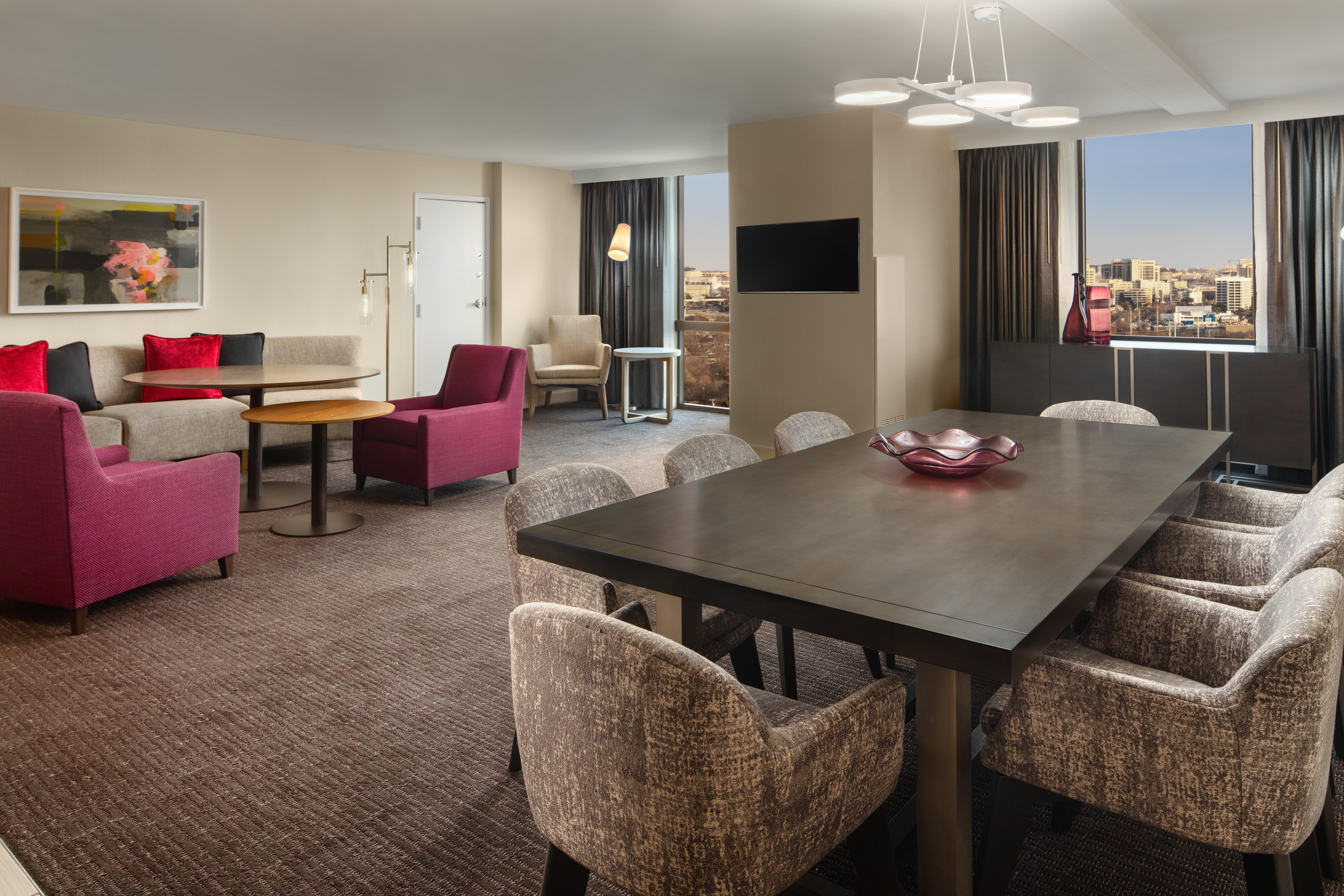 Crowne Plaza Market Ctr - Field, An Ihg Hotel