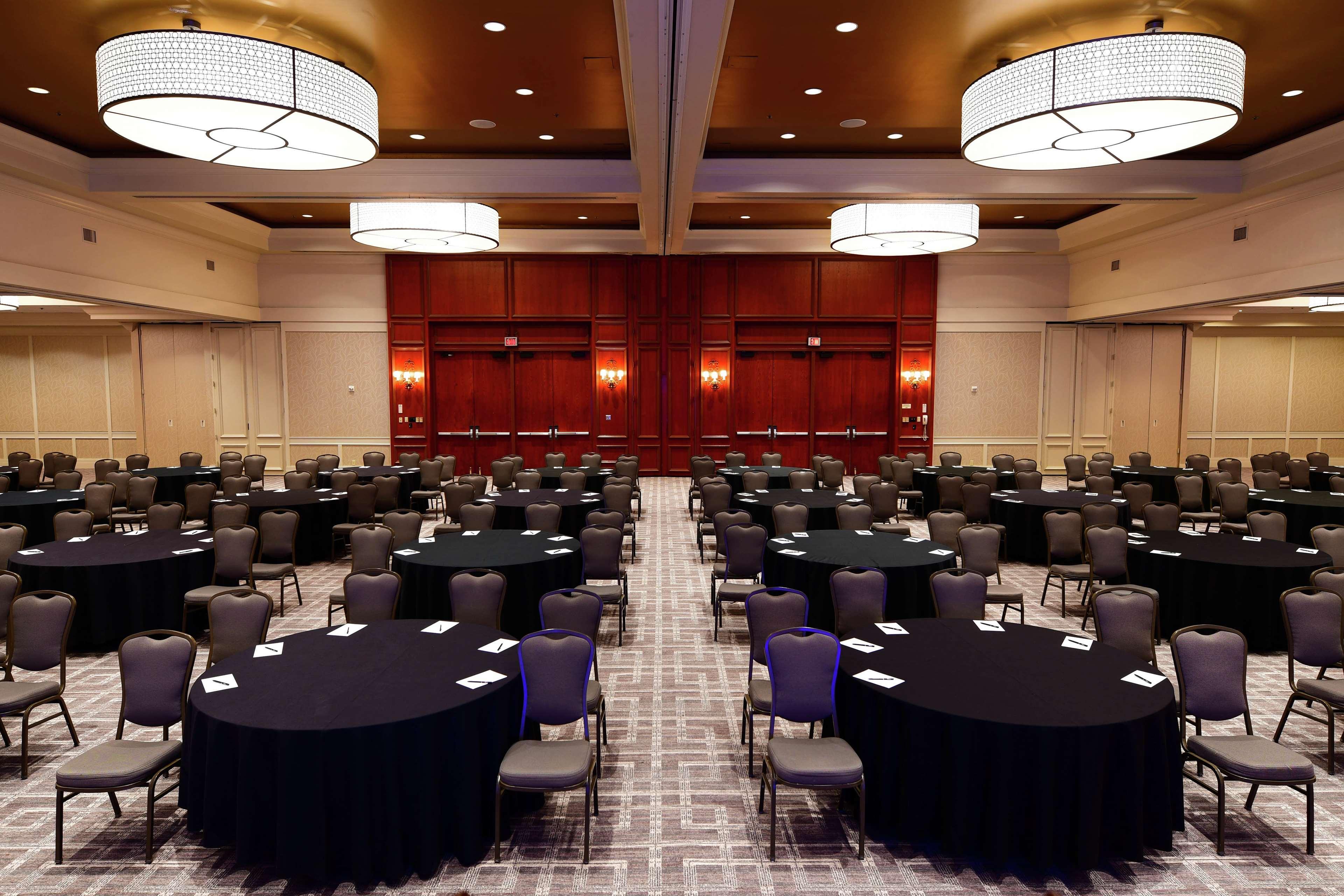 Hilton Lincoln Centre 4*