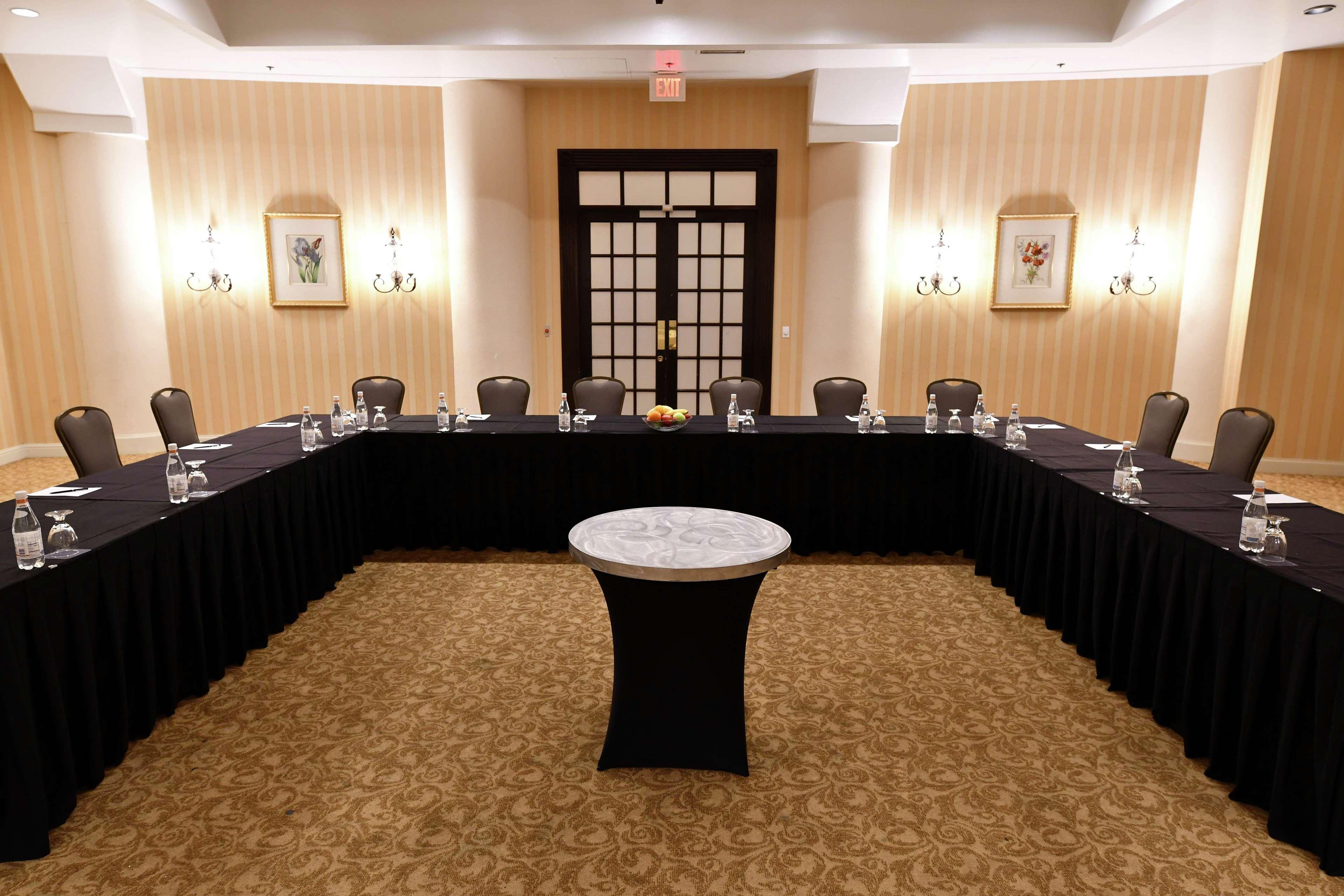 Hilton Lincoln Centre 4*