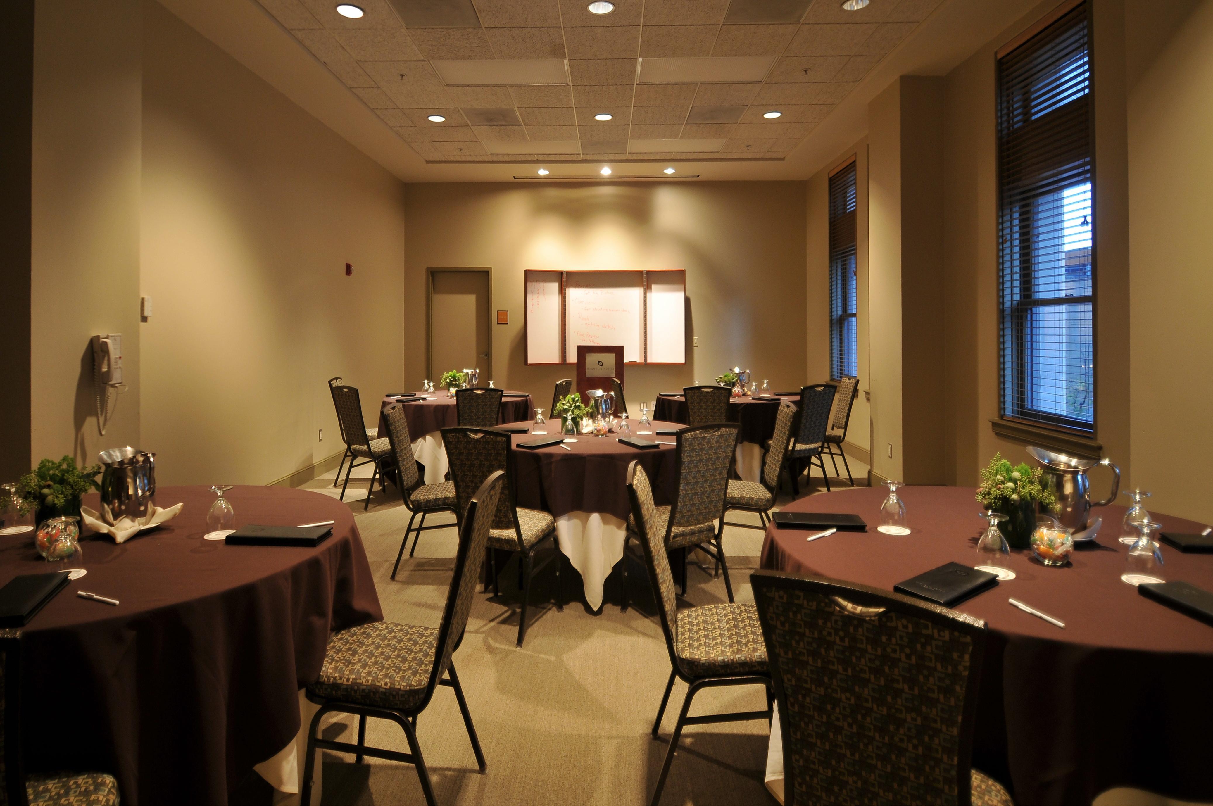 Magnolia Downtown Hotel 4*