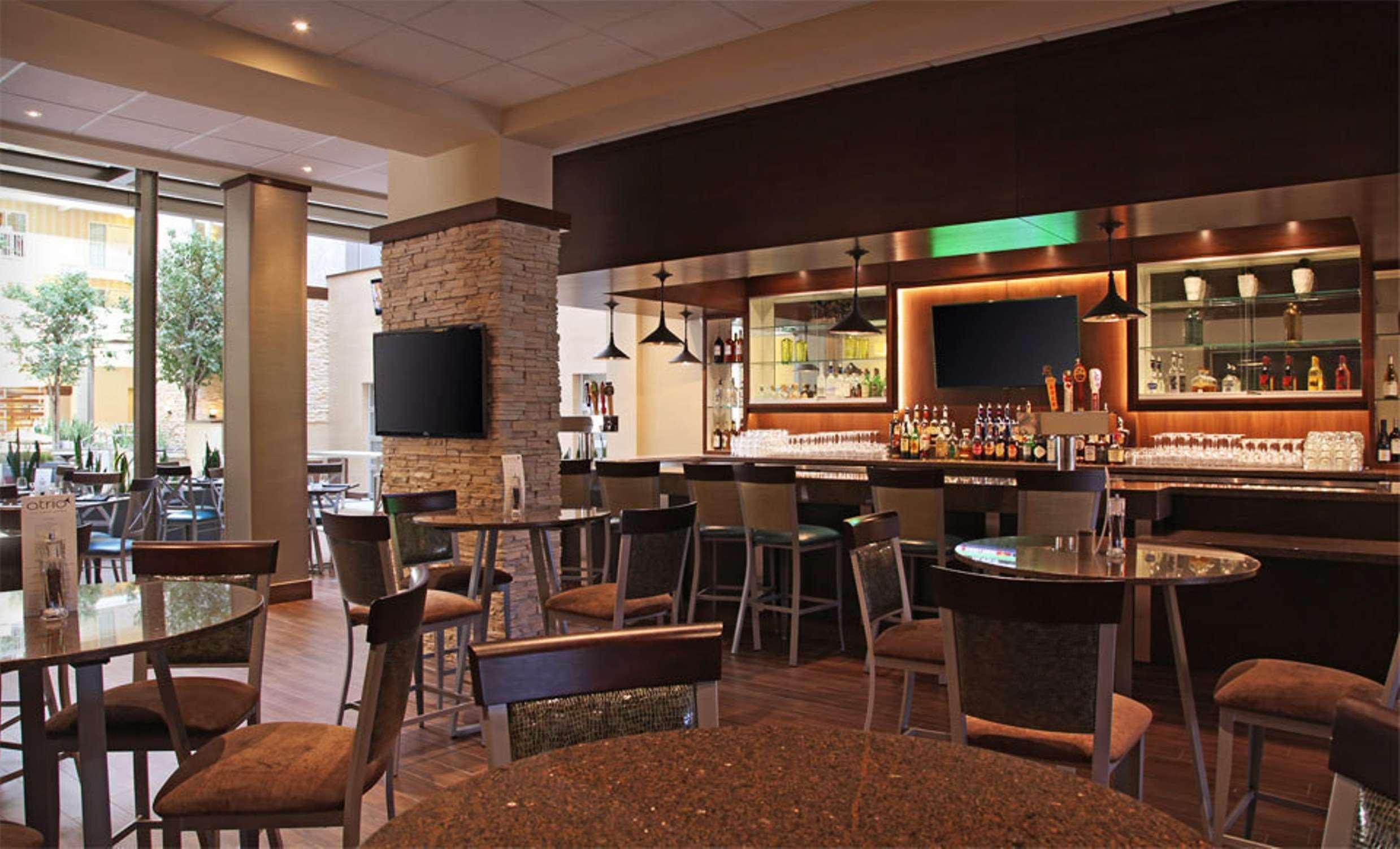 Embassy By Hilton Market Center 3*