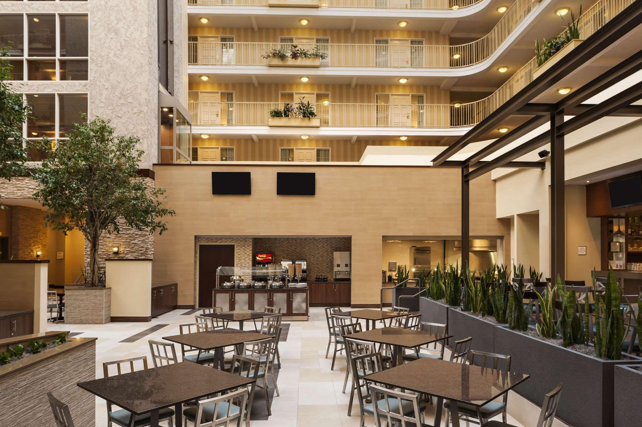 Embassy By Hilton Market Center Hotel 3*