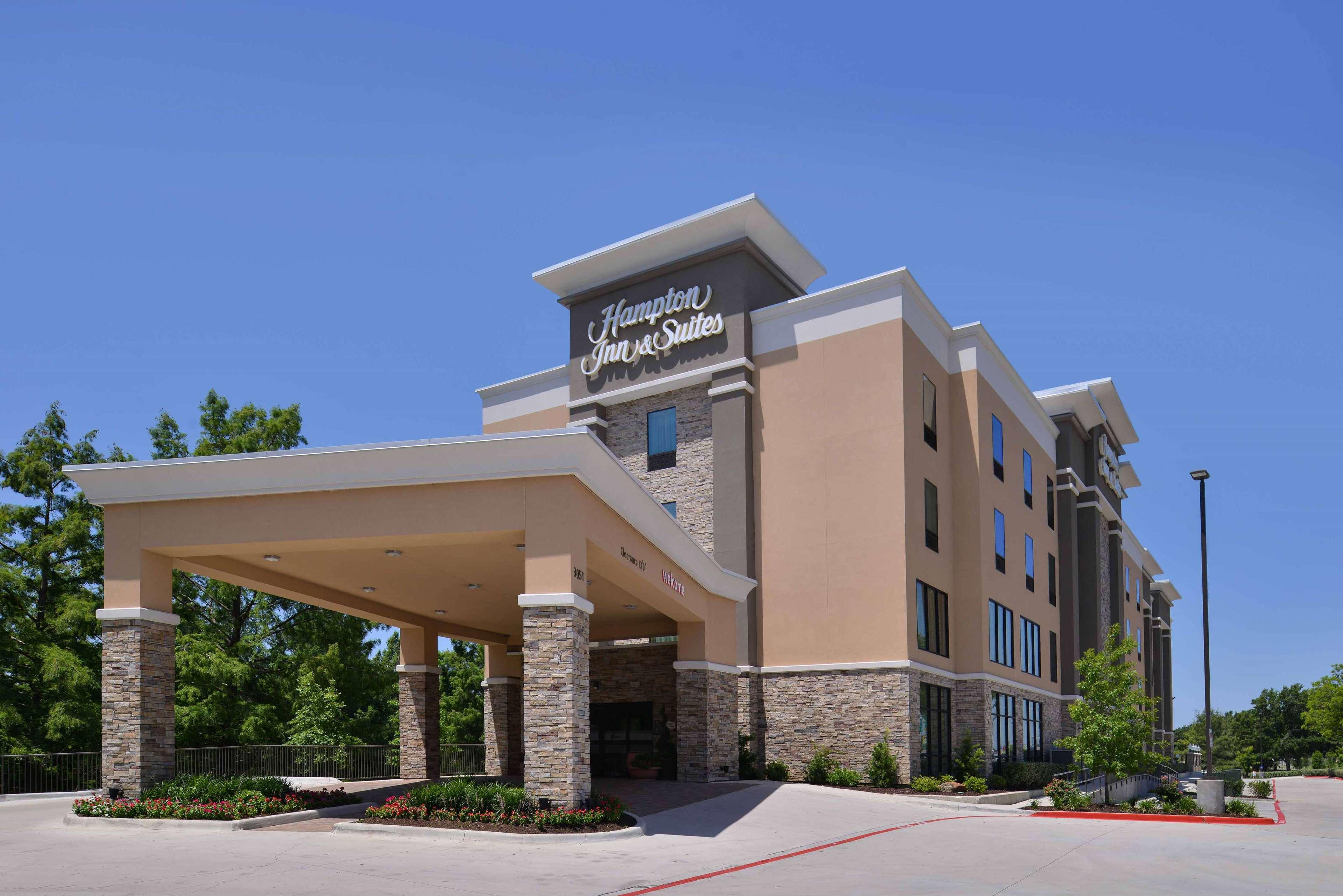Hampton & Market Center Hotel 3*