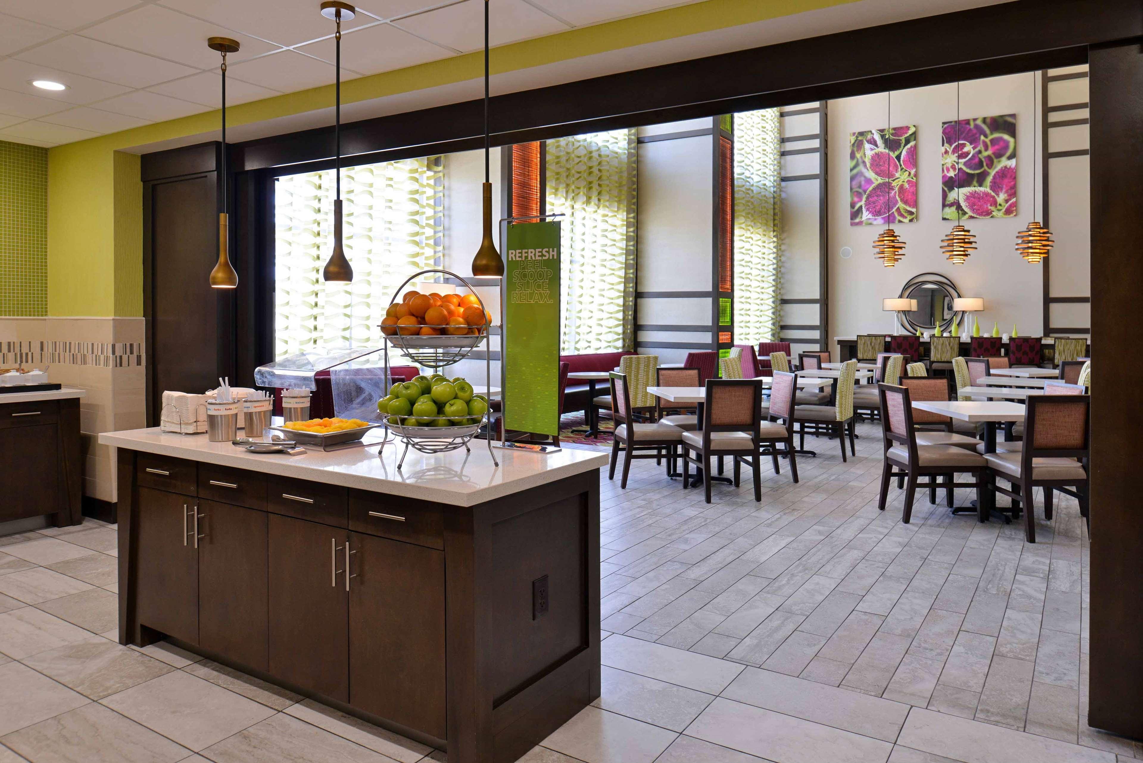 Hampton & Market Center Hotel Dallas