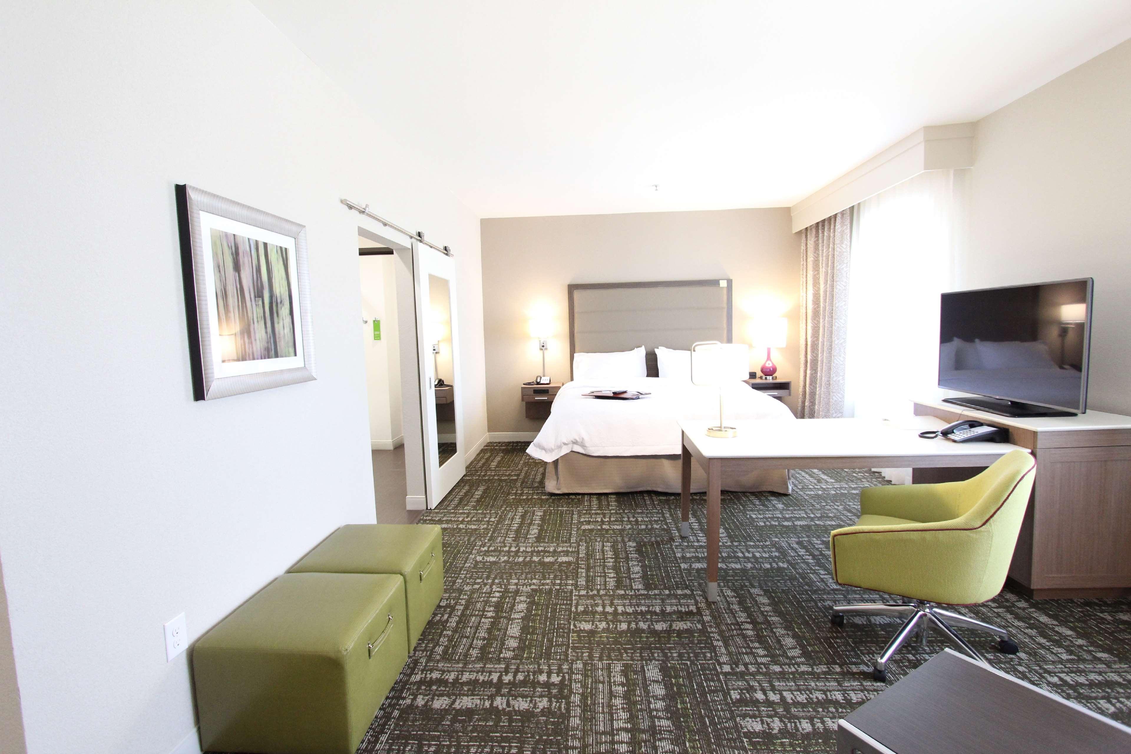 Hampton & Market Center 3* Dallas