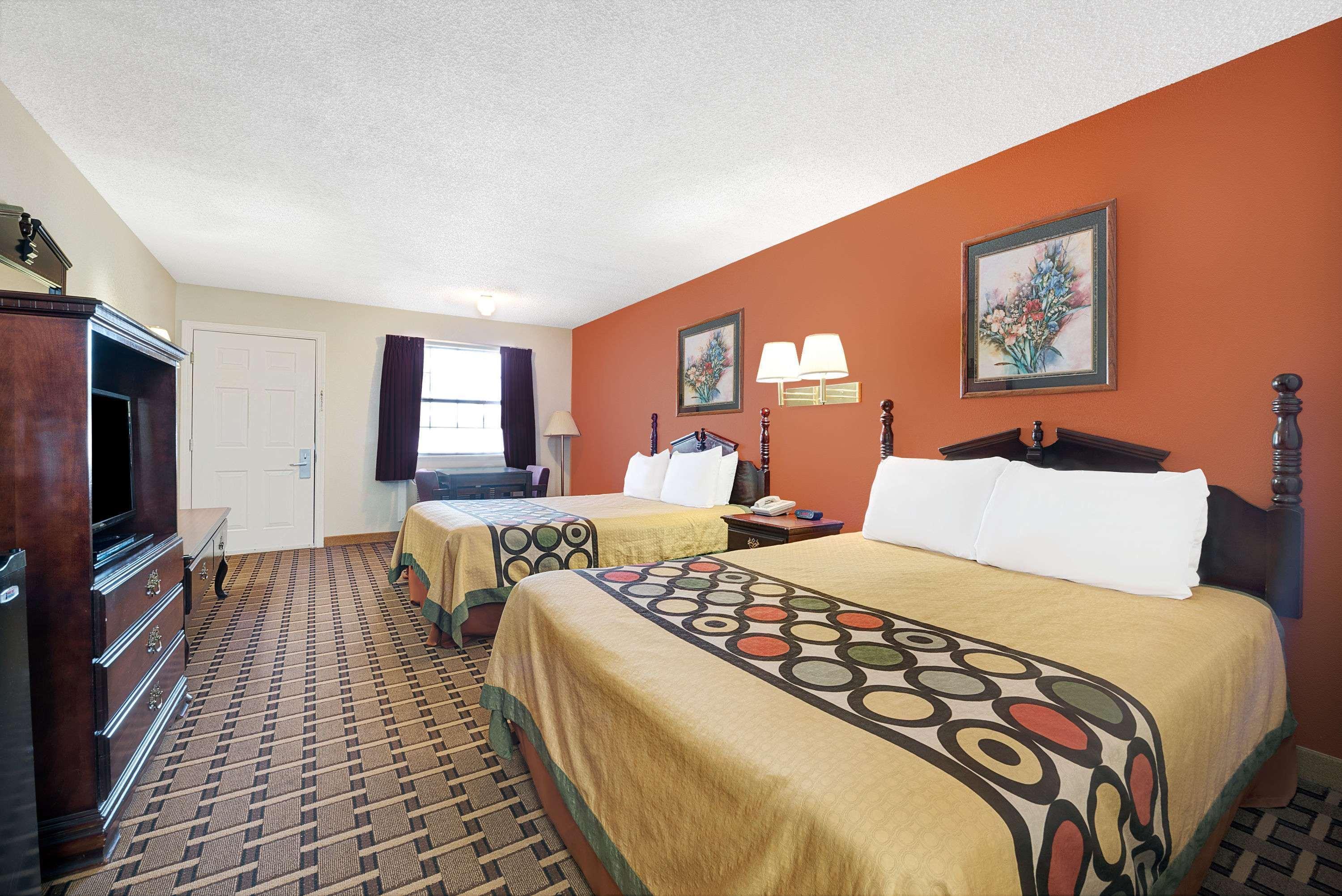Super 8 By Wyndham South *