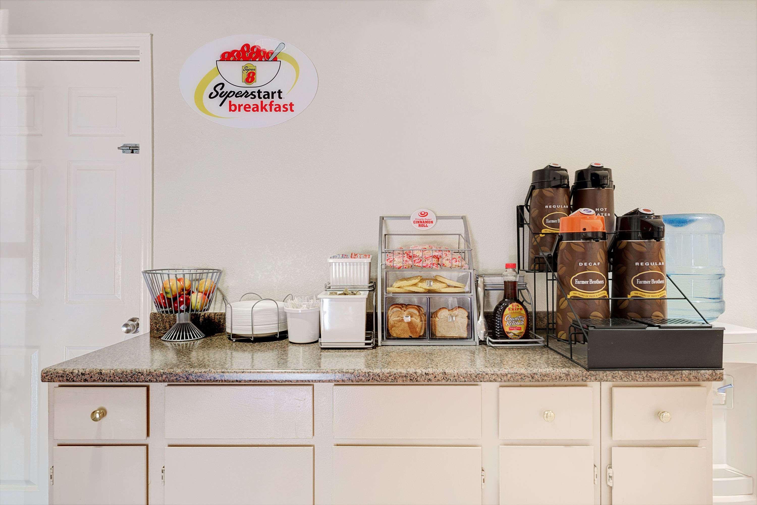 Super 8 By Wyndham South Dallas