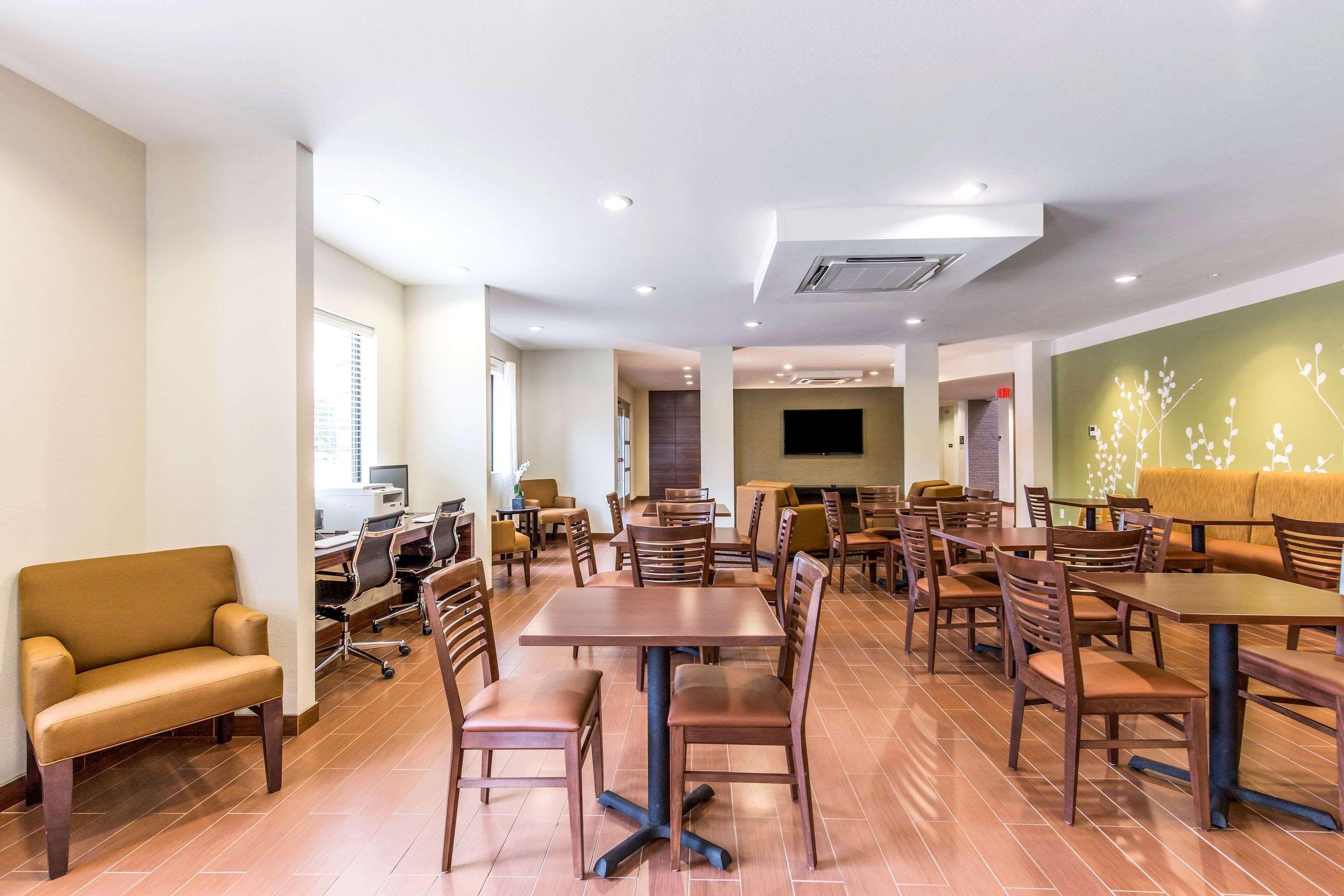Sleep Inn Dallas Love Field-Medical District Inn