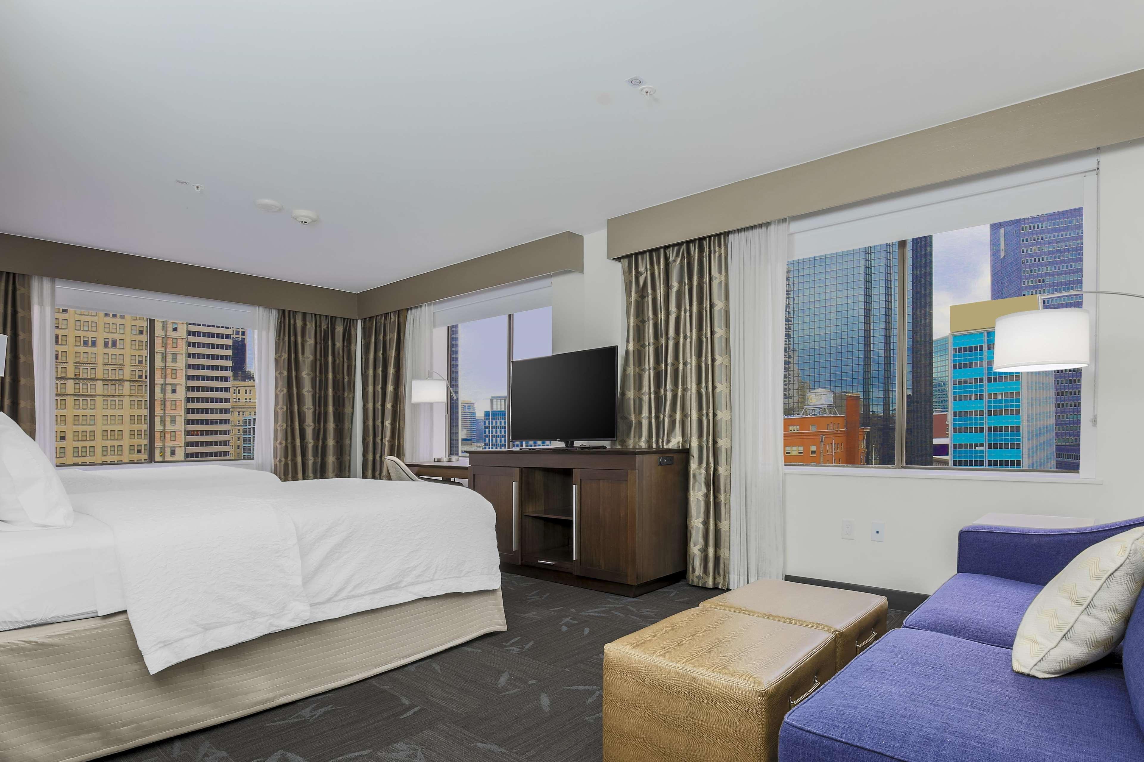 Hampton & Downtown Hotel