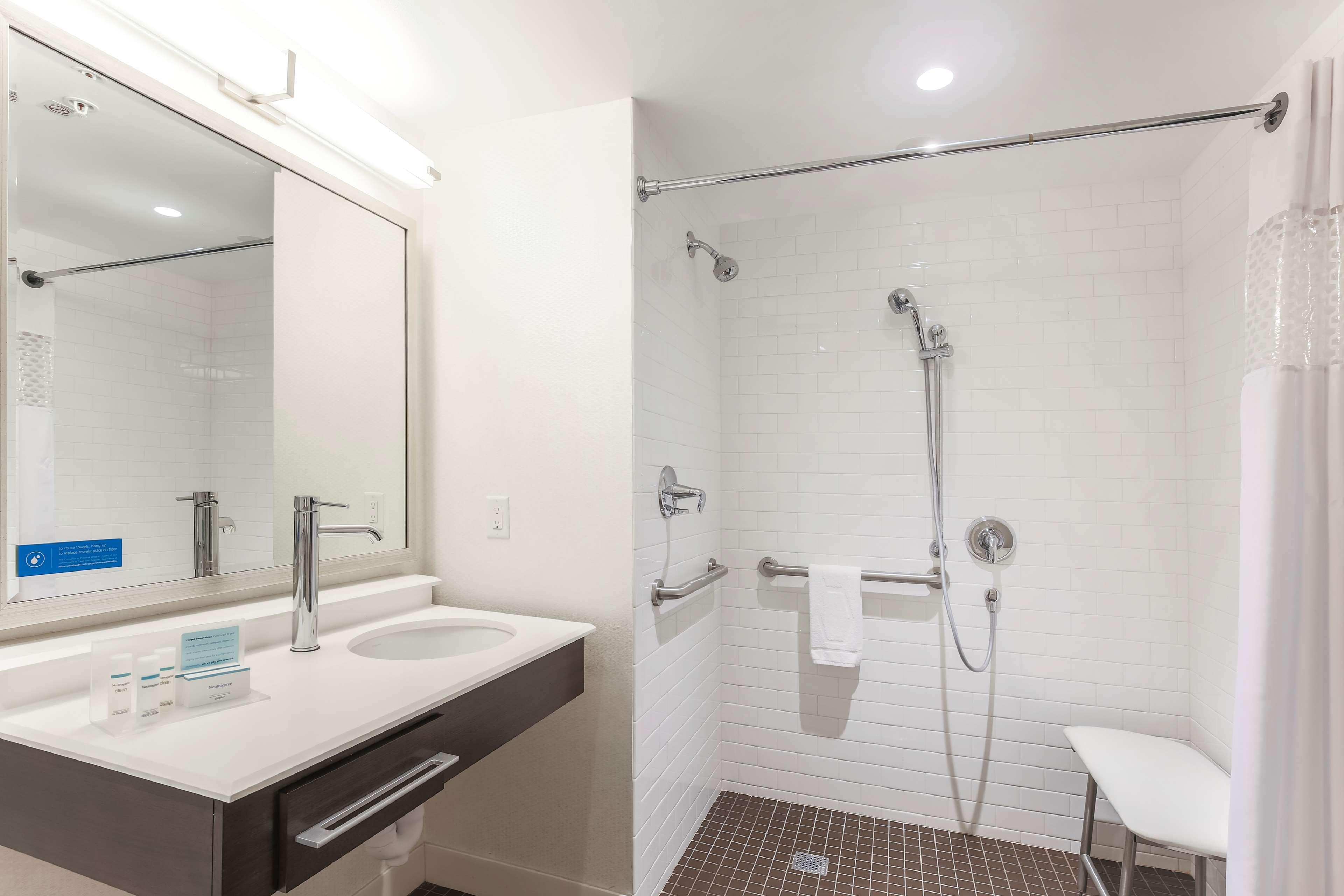 Hampton & Downtown 3*