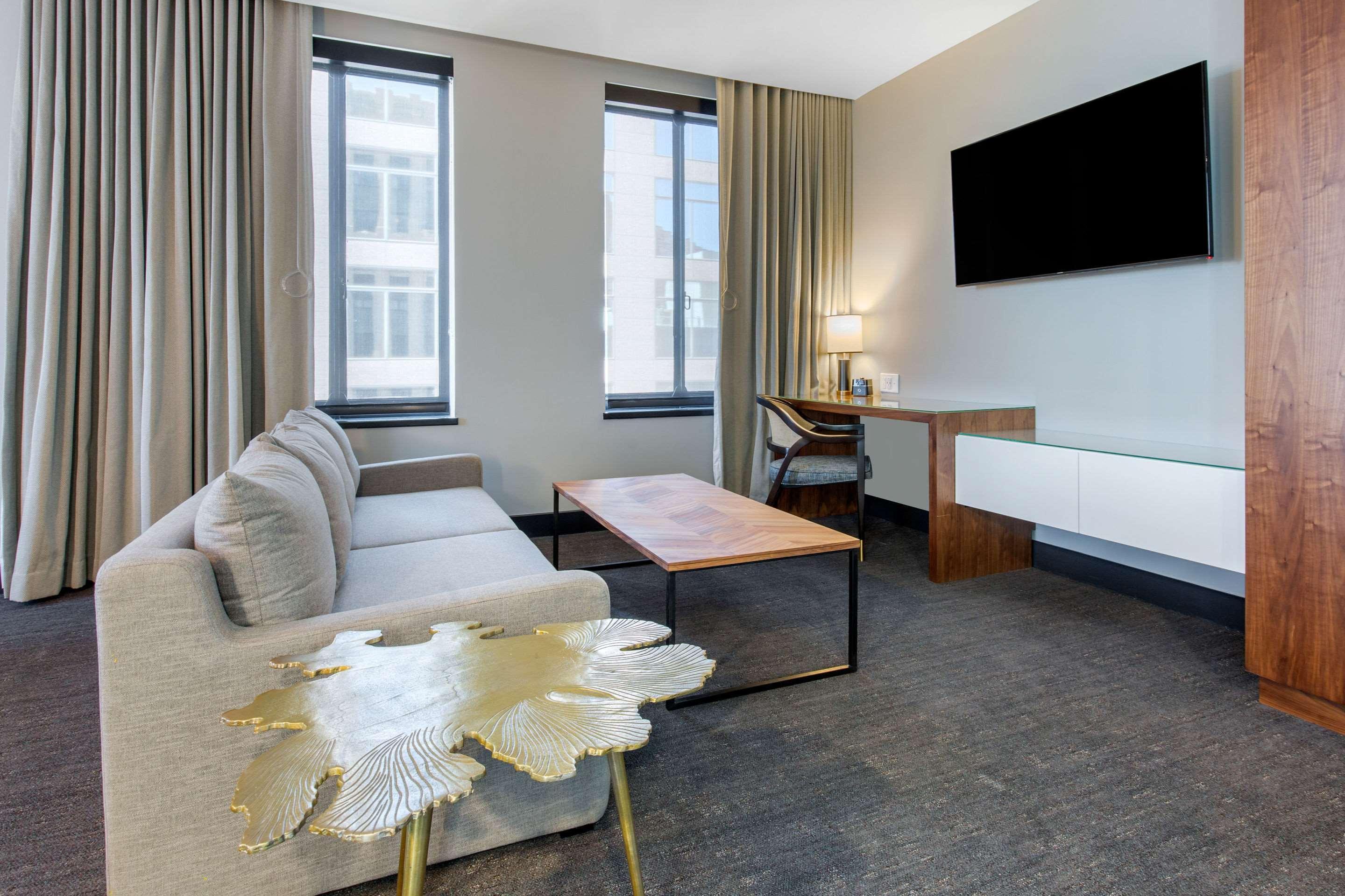 Renaissance Saint Elm Downtown Hotel 4*