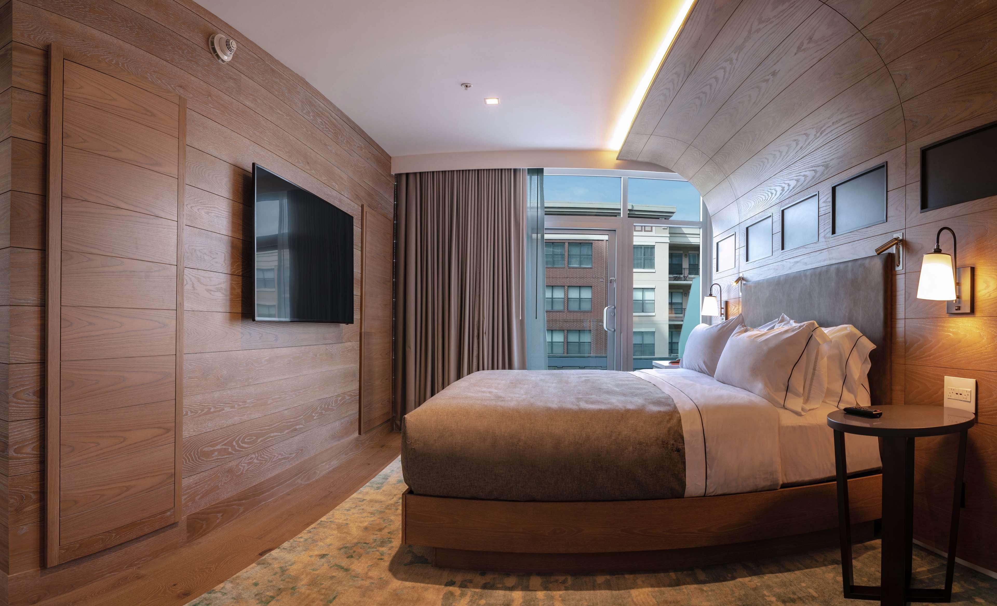 Hotel Canopy By Hilton Uptown 4*