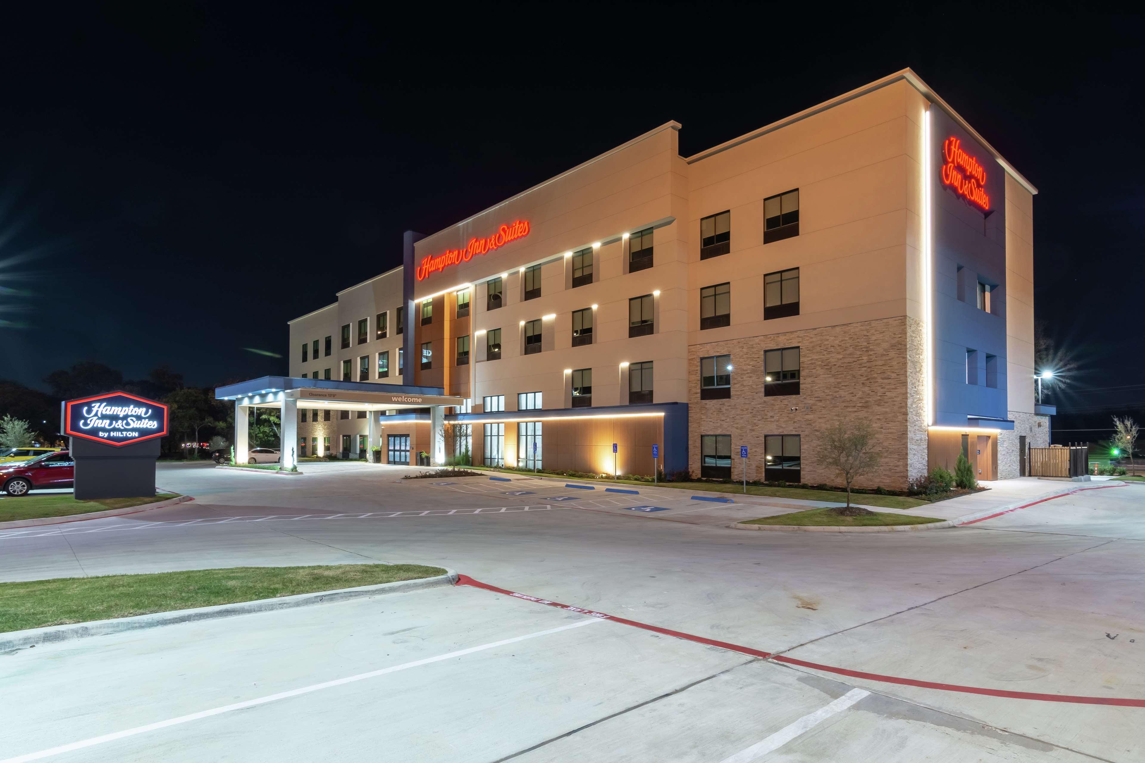 Hampton & East 3* Dallas