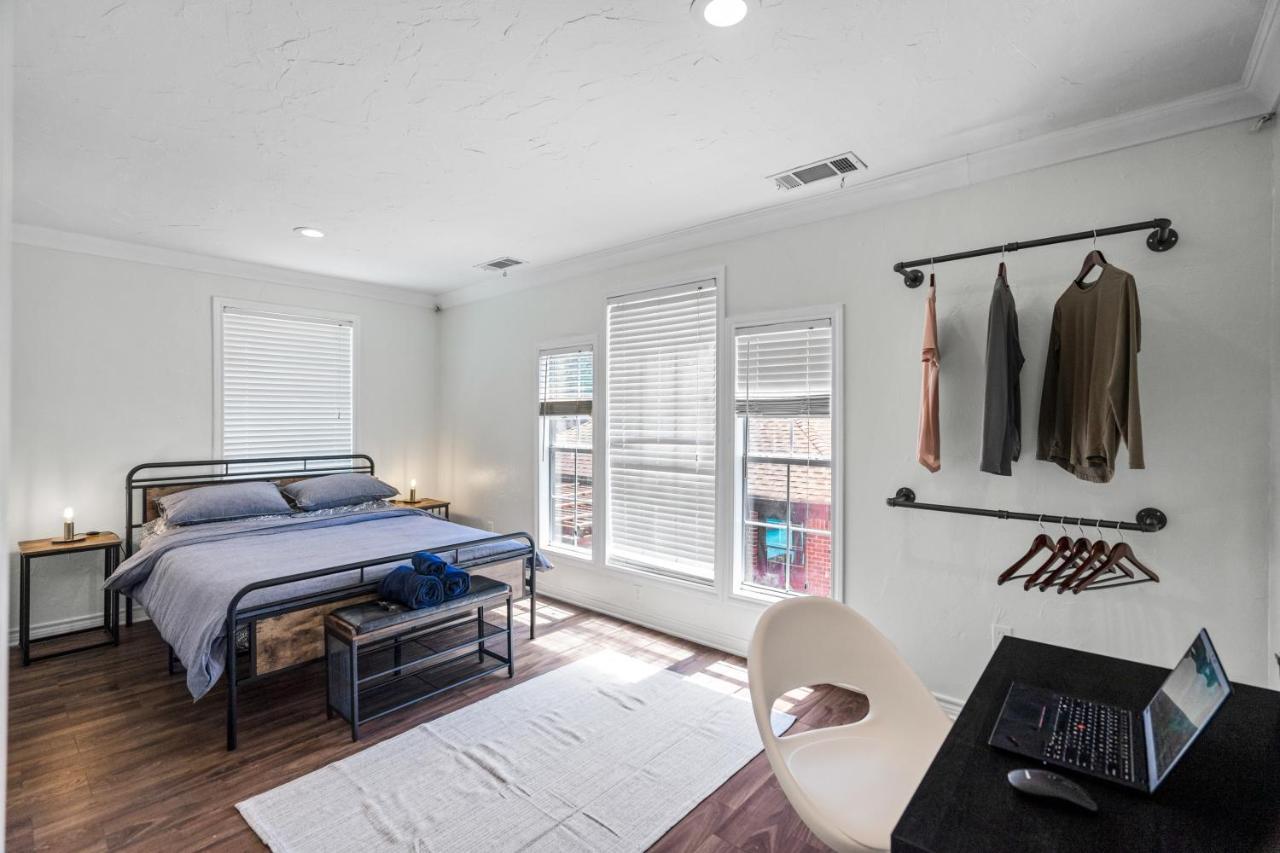Oak Lawn Oasis W/ Private Pool, Hot Tub Guest house Dallas