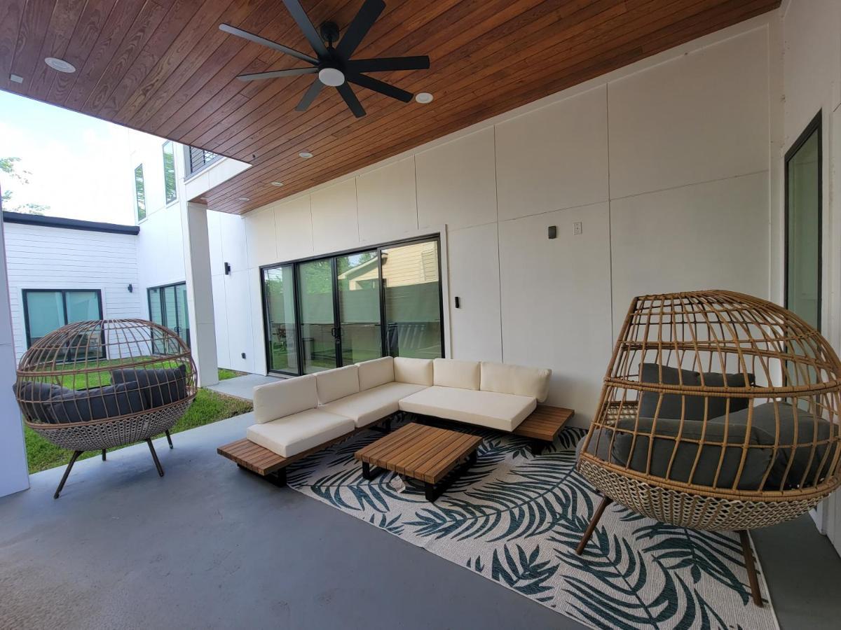 Luxury Modern House By Airport Holiday home Dallas