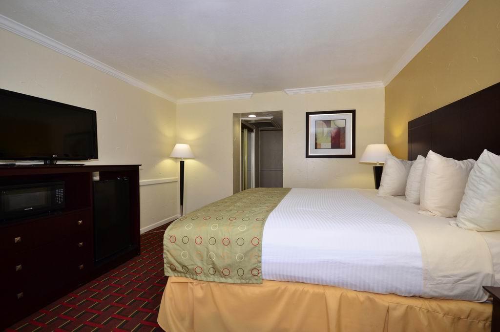 Hotel 6 Tx Downtown